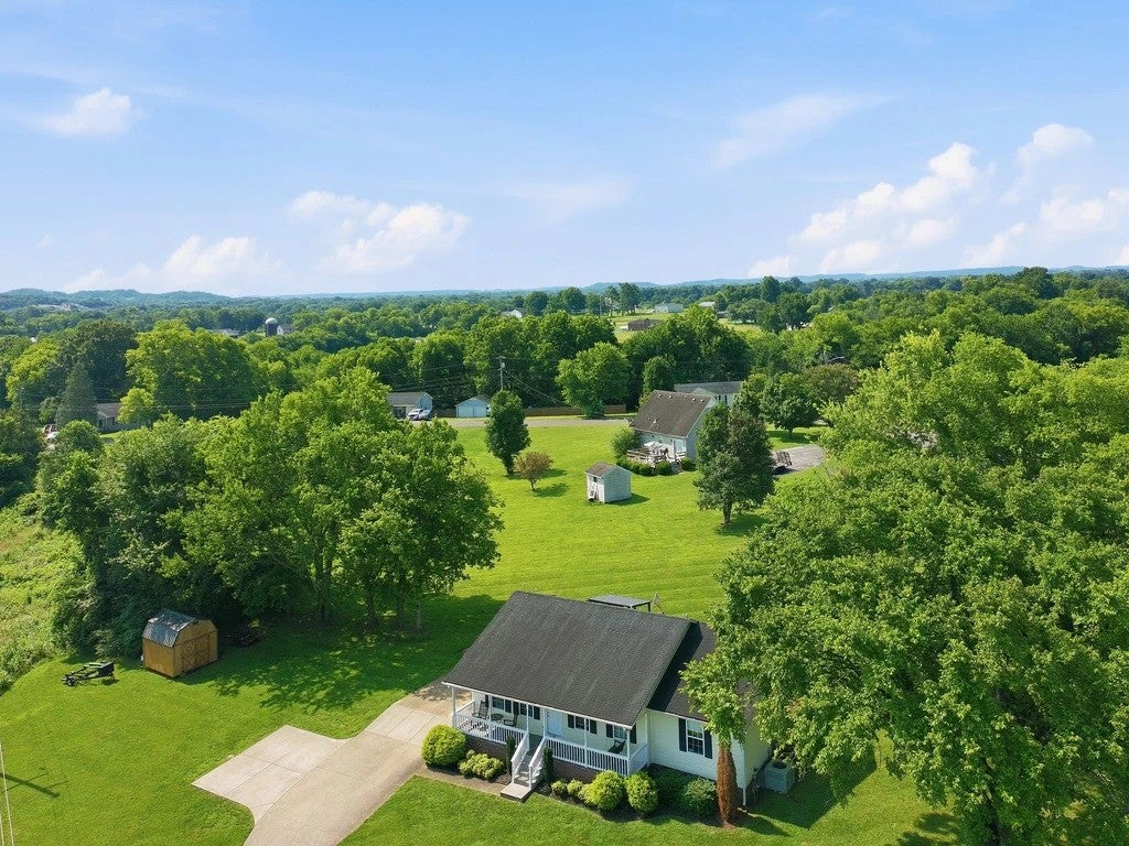 106 Christina Dr