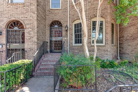 1026A 18th Ave S Nashville TN 37212
