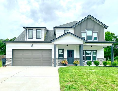 210 Crusaw Dr Clarksville TN 37043