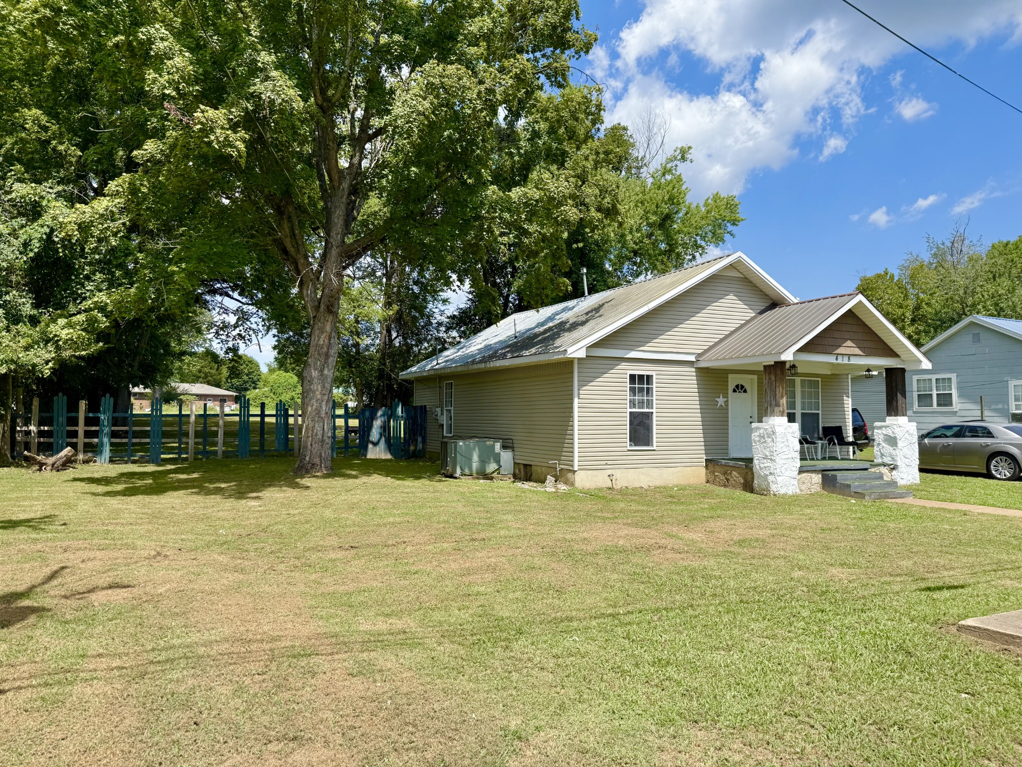 418 Riverview Dr
