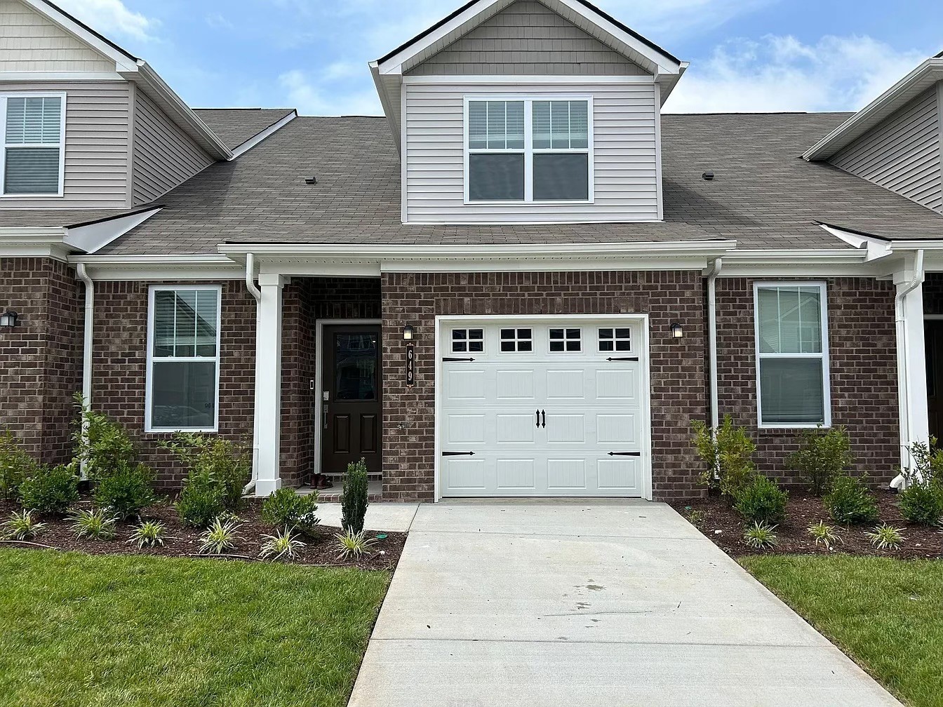 Photo 1 of 21 — 653 Birdie Dr, Spring Hill, TN 37174