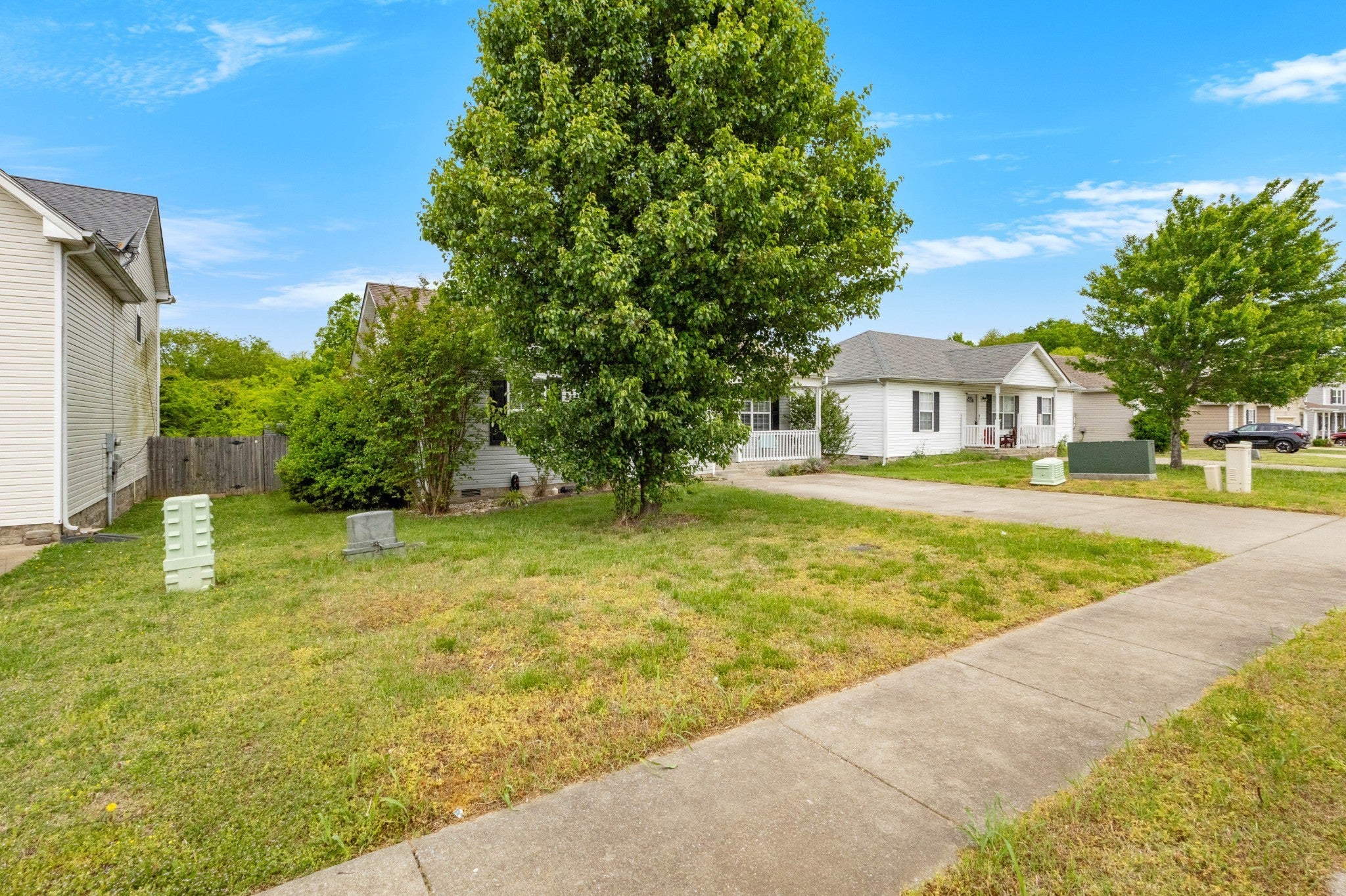557 Oakmont Dr
