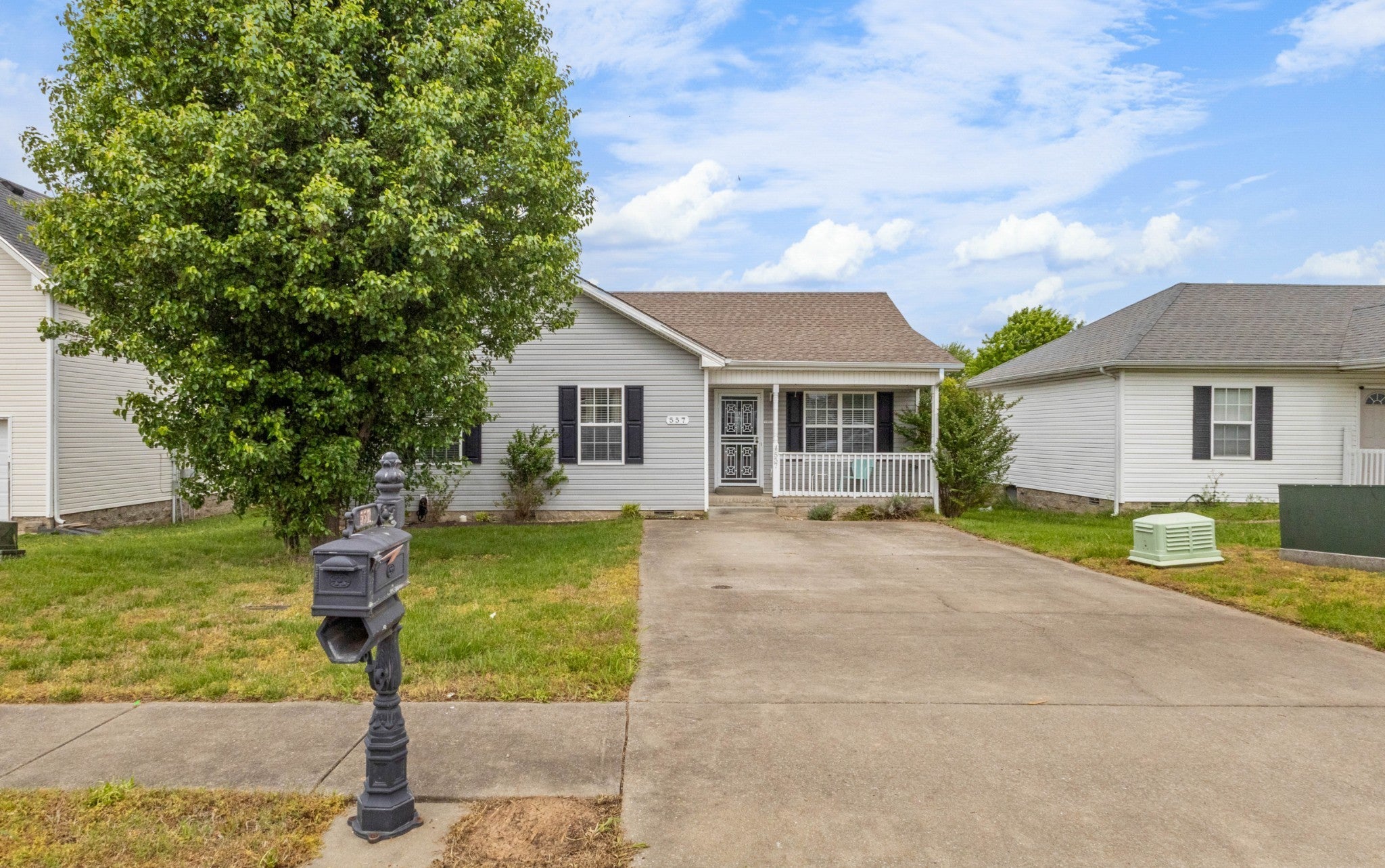 557 Oakmont Dr