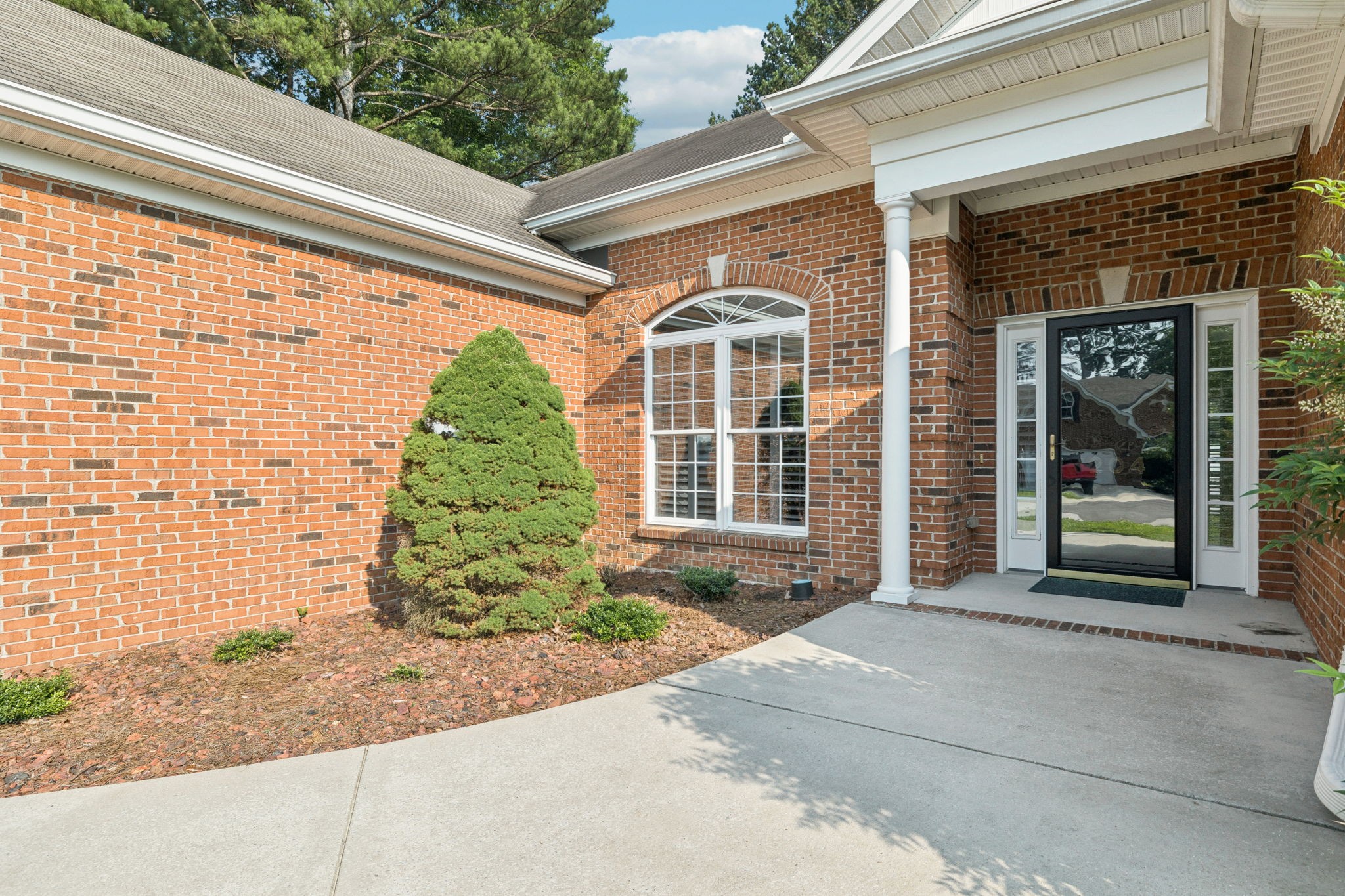 204 Magnolia Glen Ct