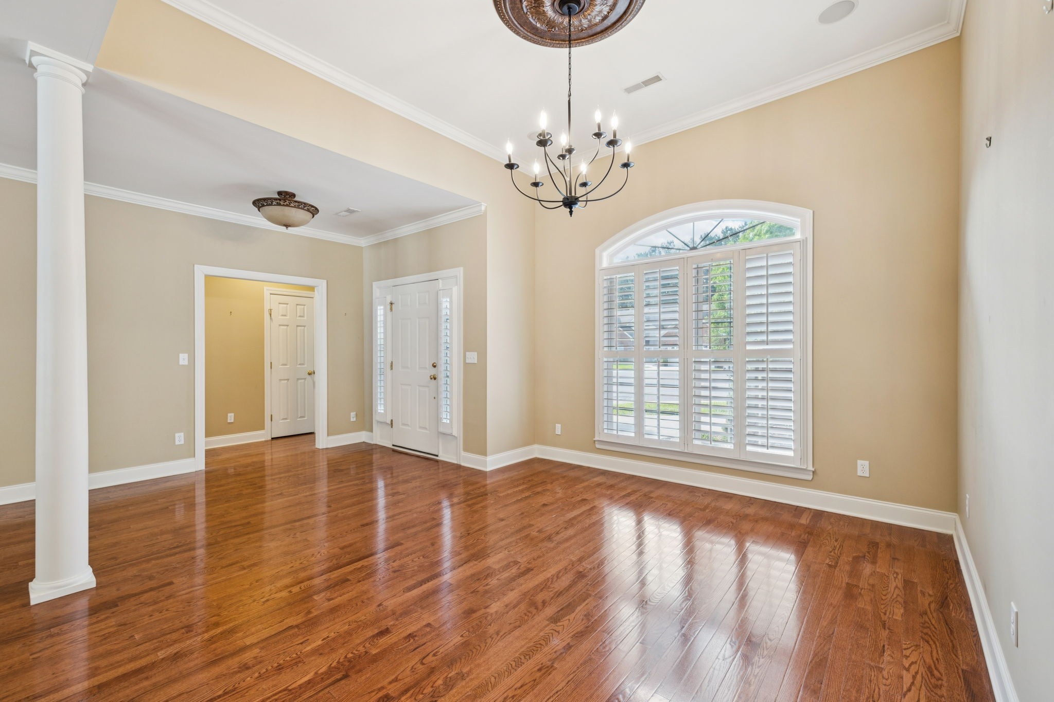 204 Magnolia Glen Ct