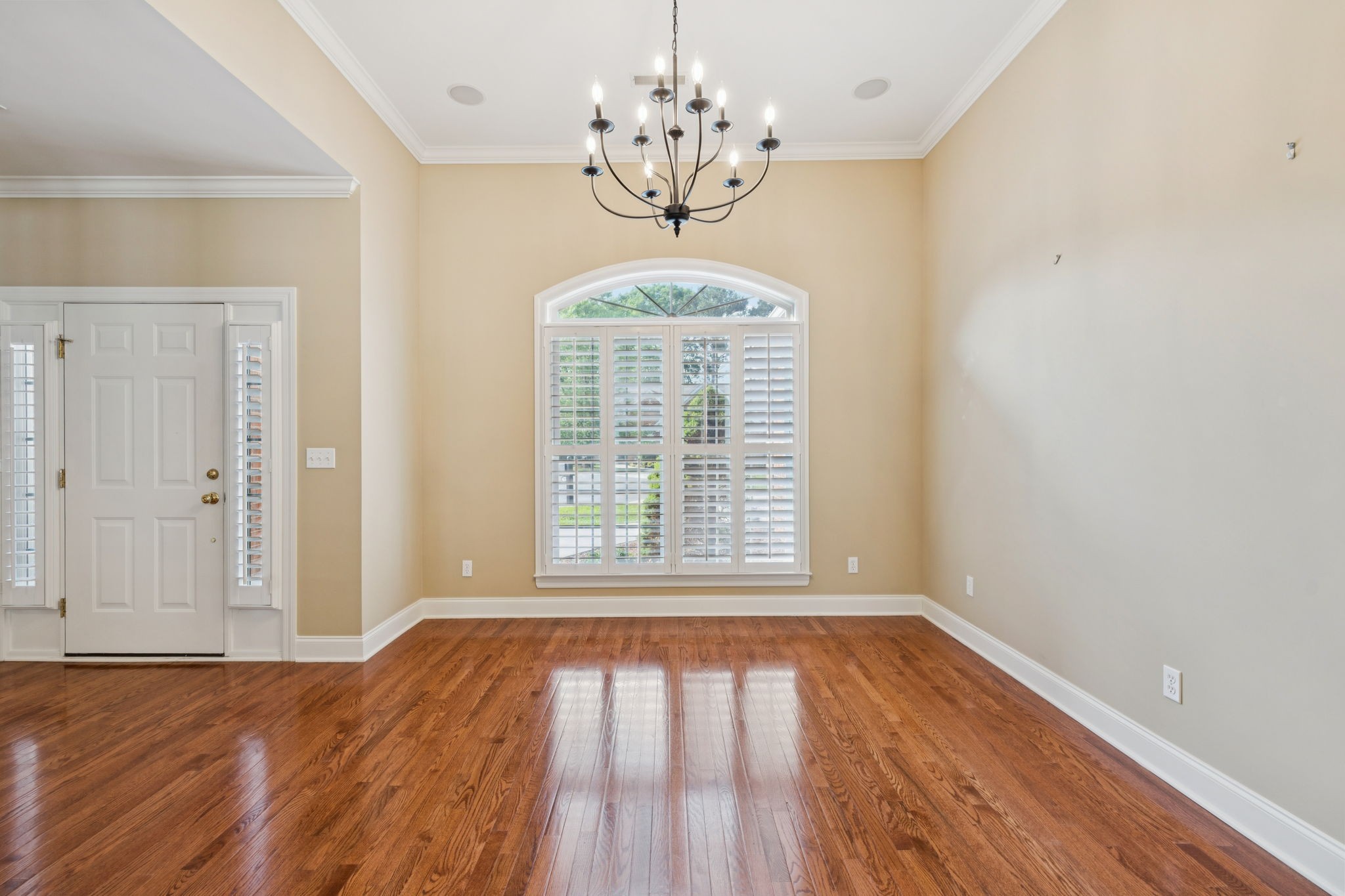 204 Magnolia Glen Ct