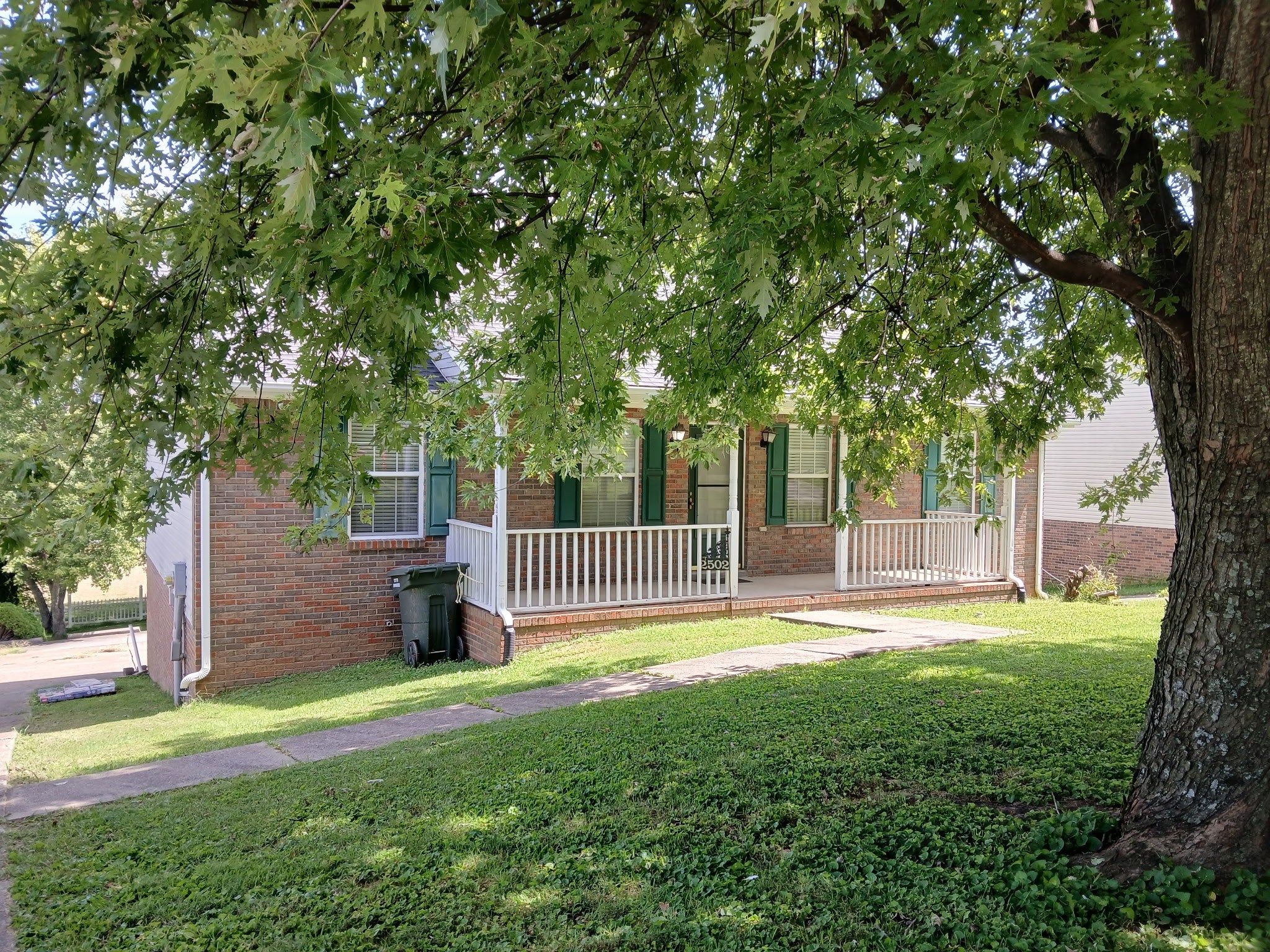 2502 17th Ave E