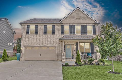 2064 Hedgelawn Dr Lebanon TN 37090