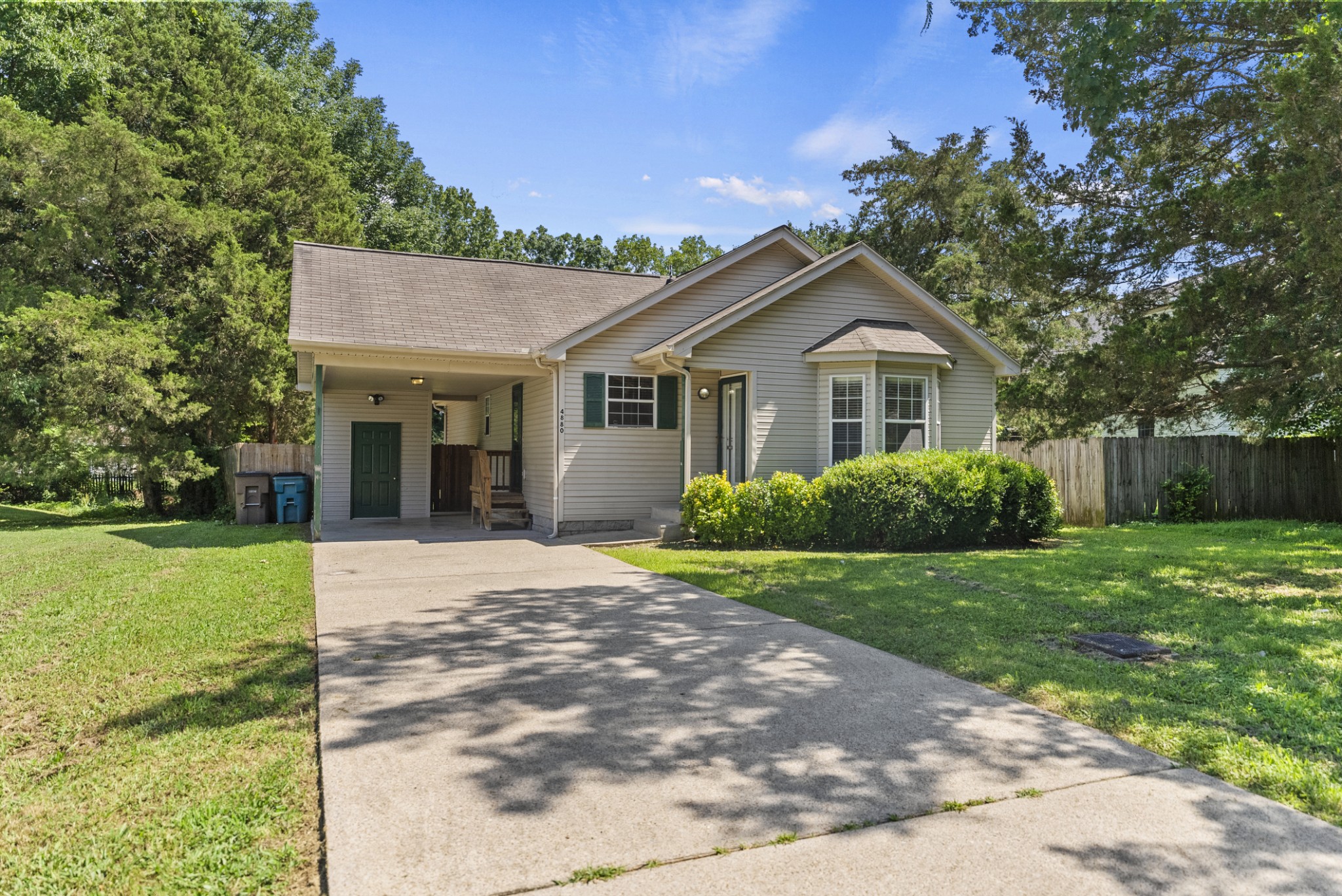 4880 Peppertree Dr