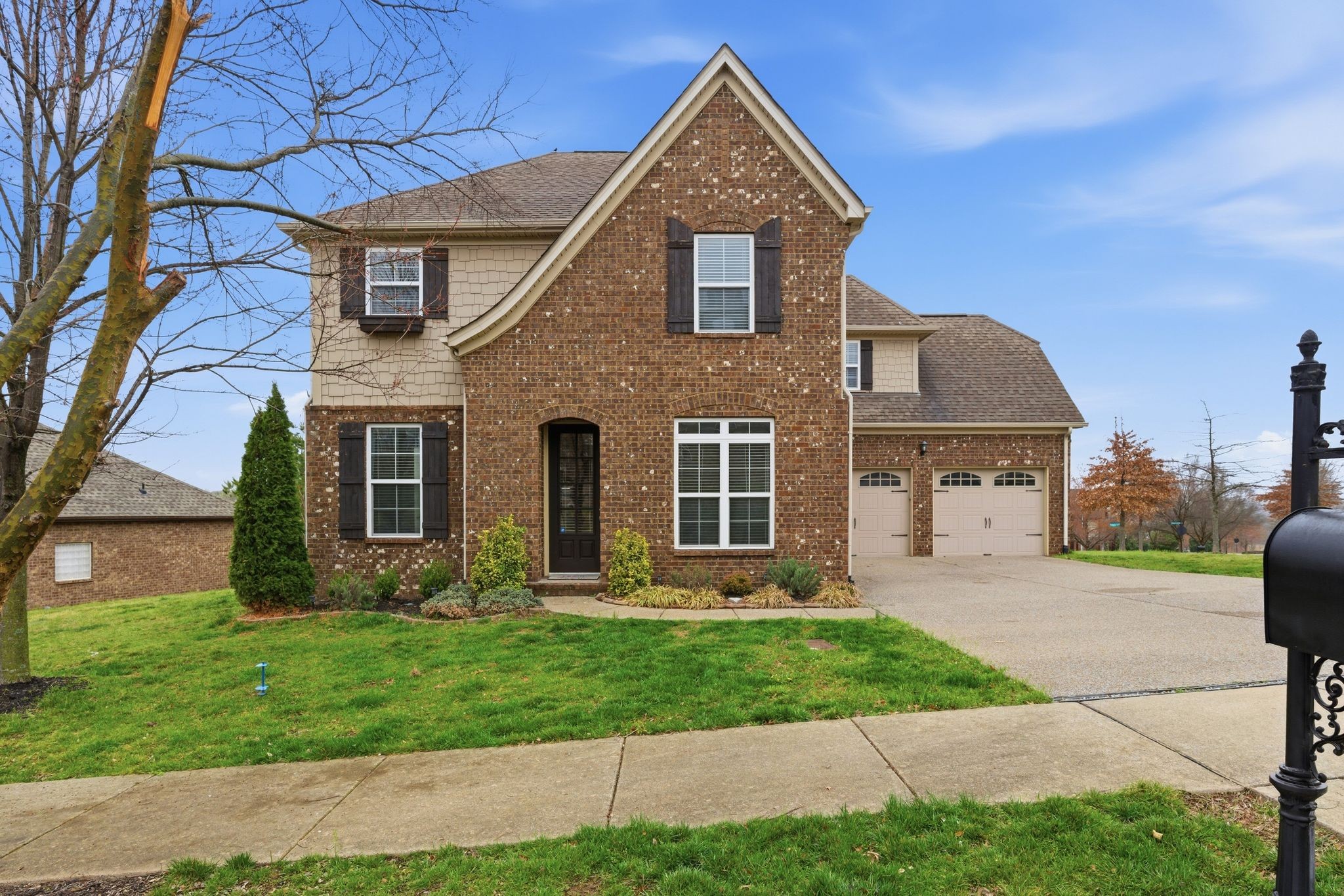 110 Irvine Ln