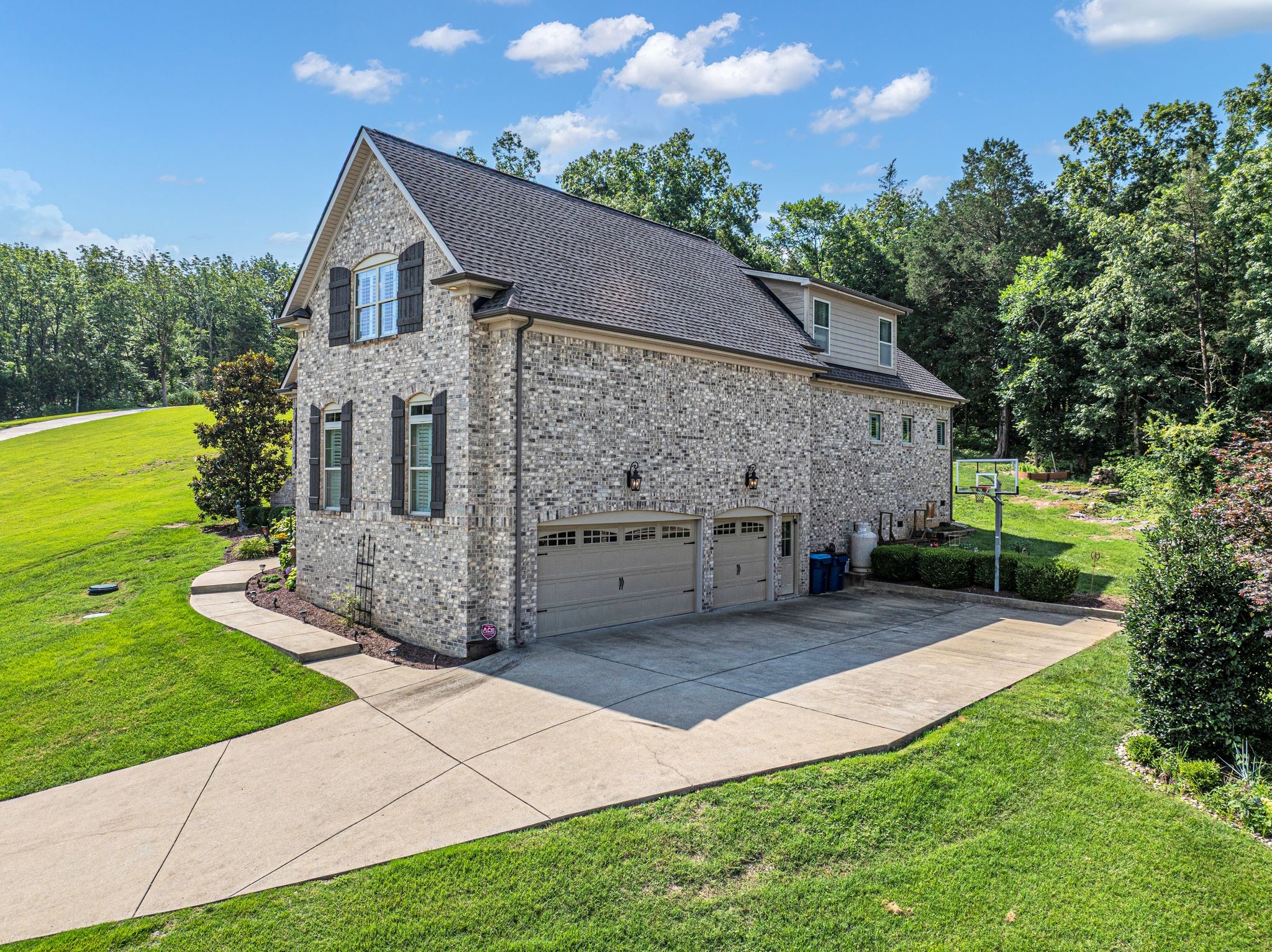 119 Ridgebend Dr