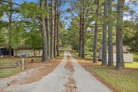 Photo of 122 Hooper Rd, Hohenwald, TN 38462 (MLS # 2993990)