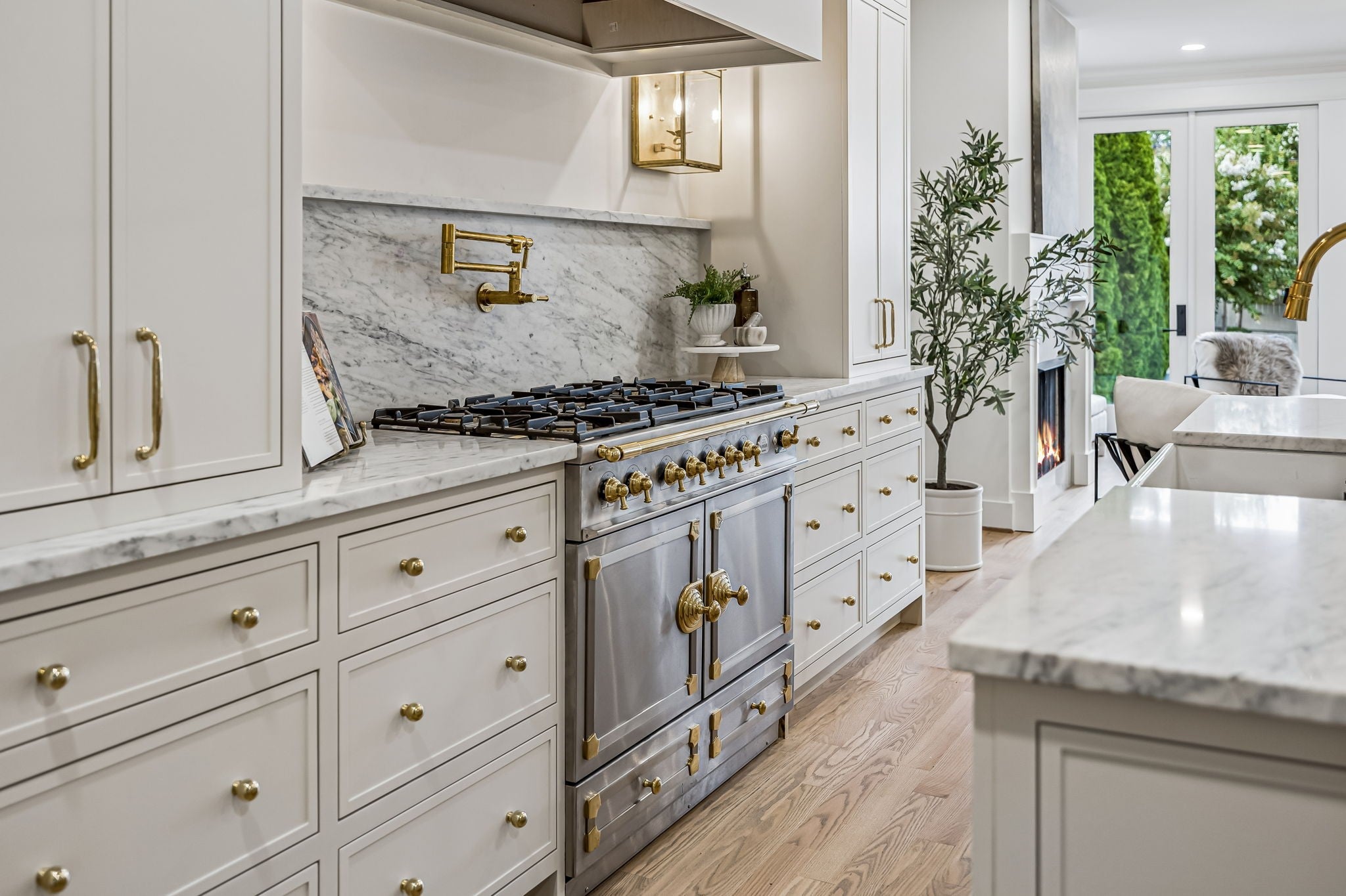 1320 Sweetbriar Ave