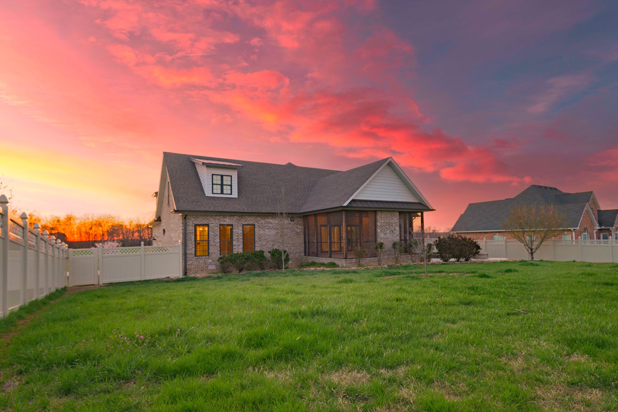 25 Holt Ln