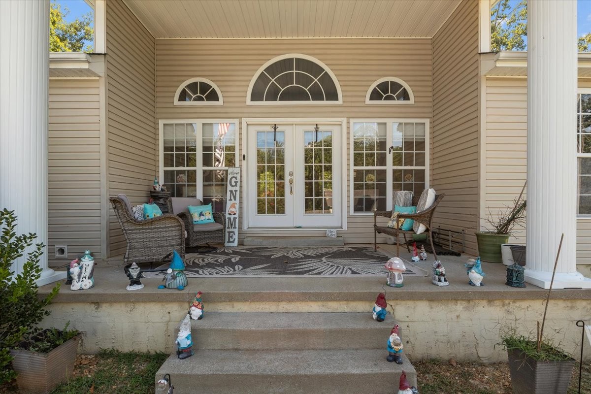 380 Station Dr
