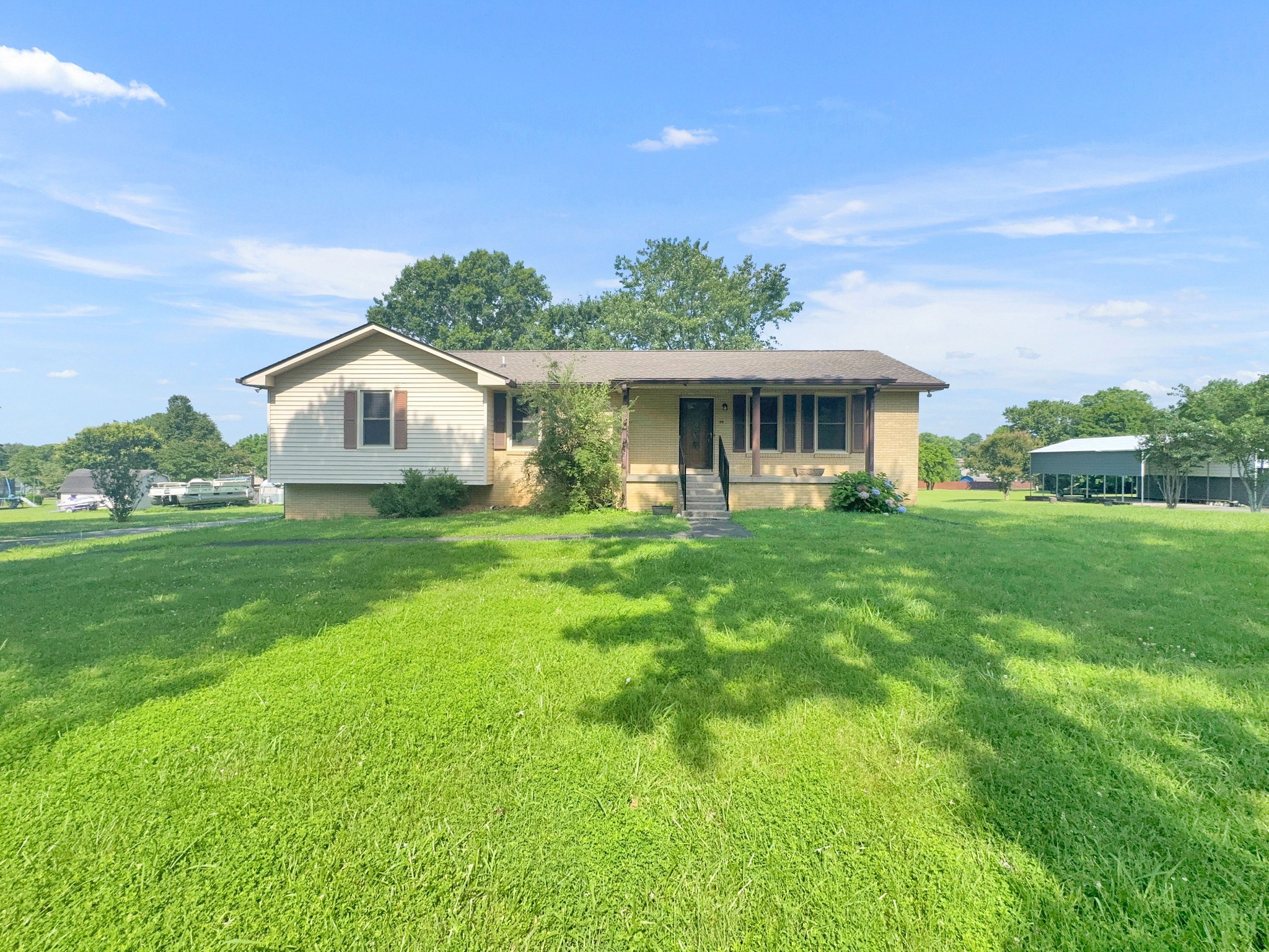 402 Poplar Pl