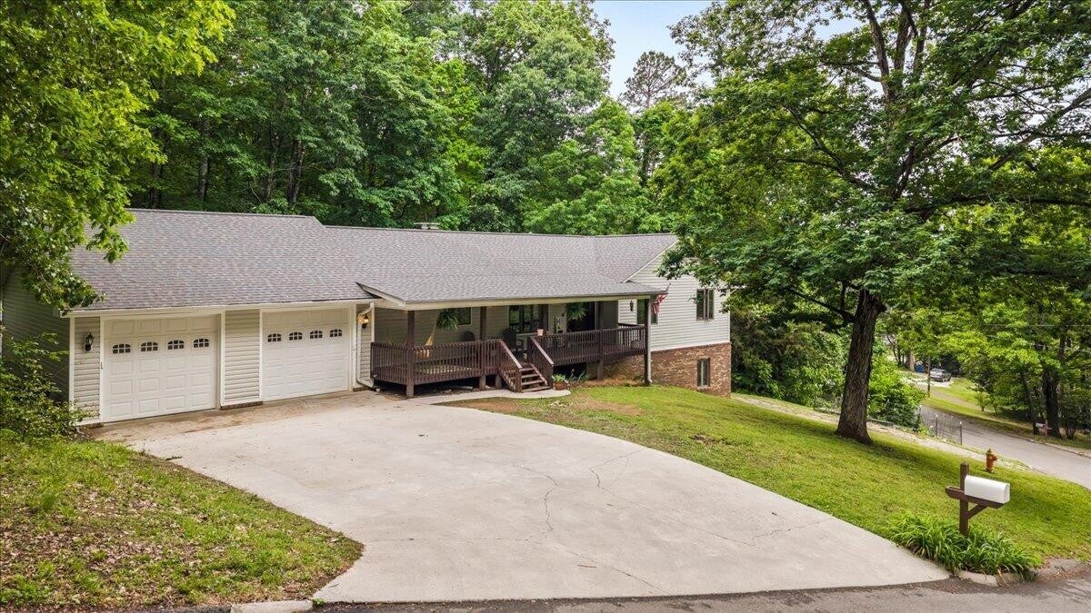 400 Mapleton Drive NW