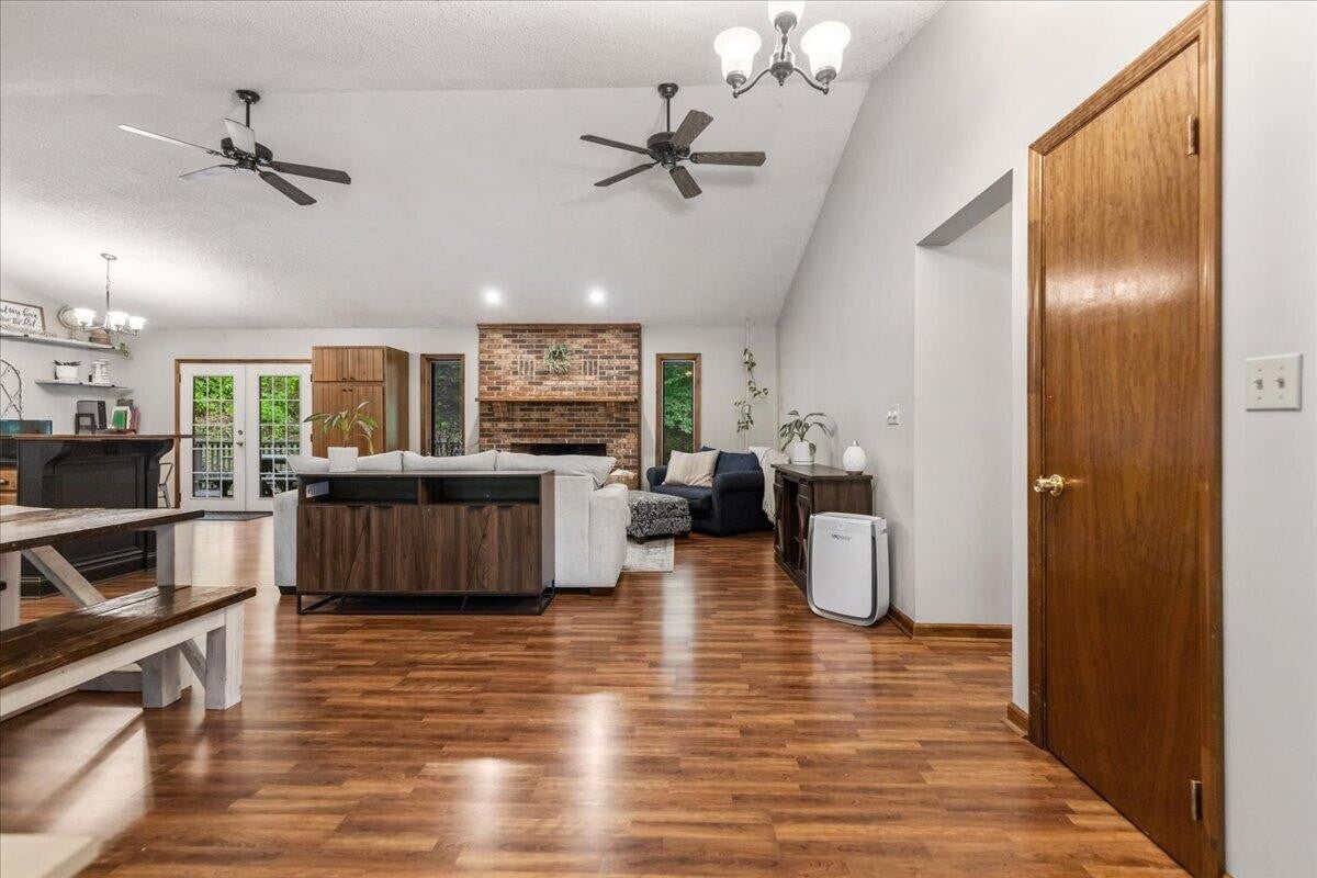 400 Mapleton Drive NW