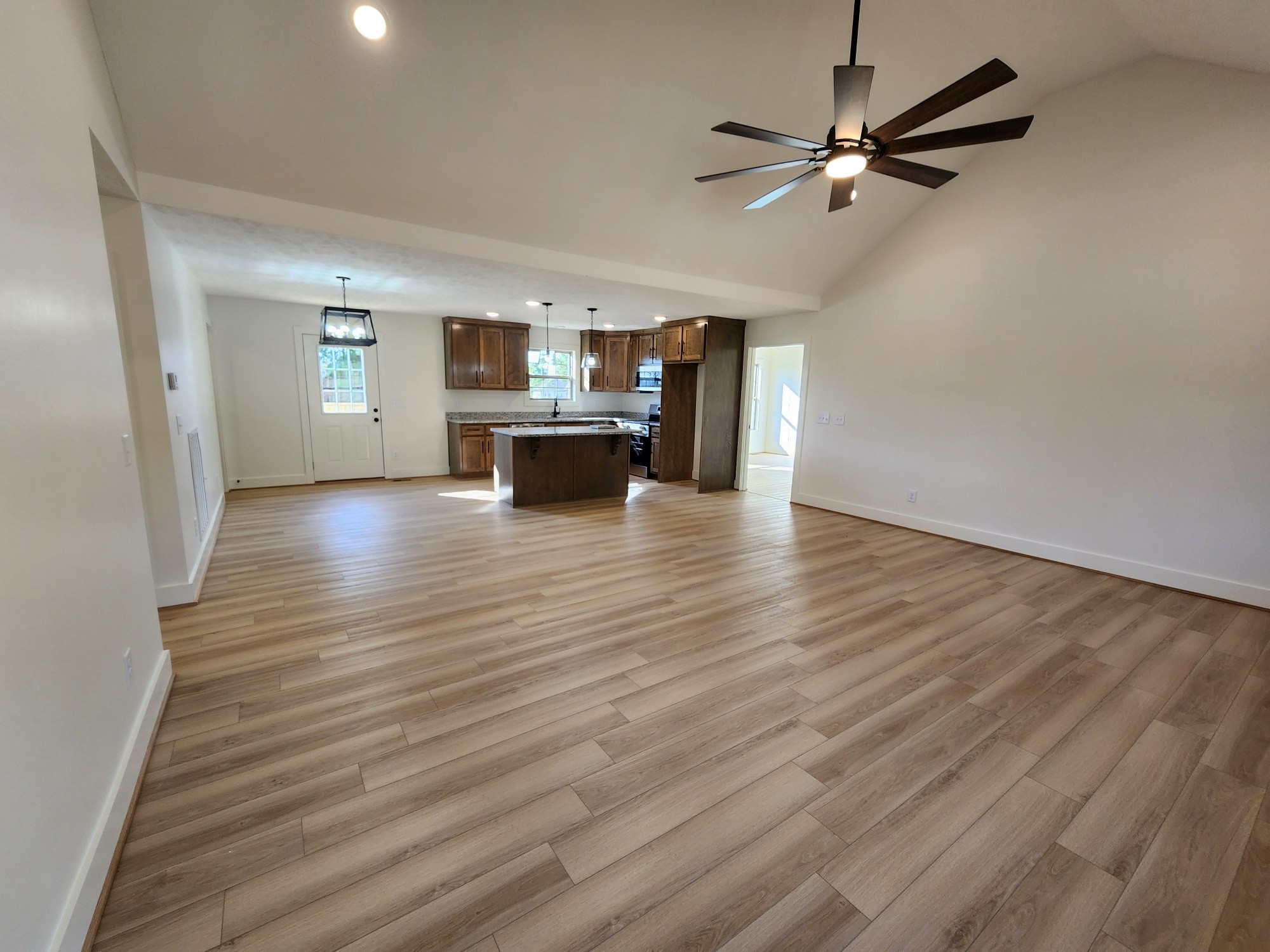 125 Acorn Ln