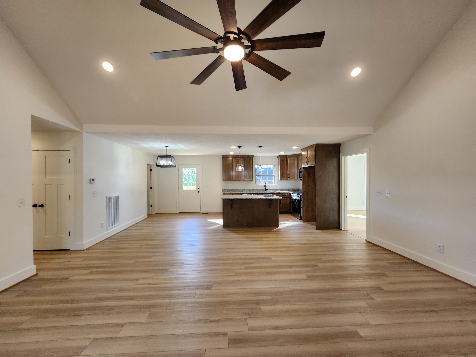 125 Acorn Ln