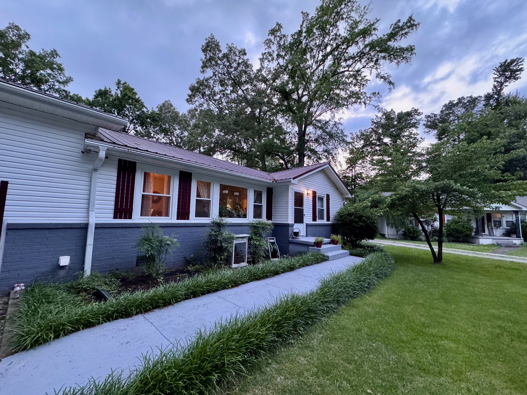 1100 Woodland Dr