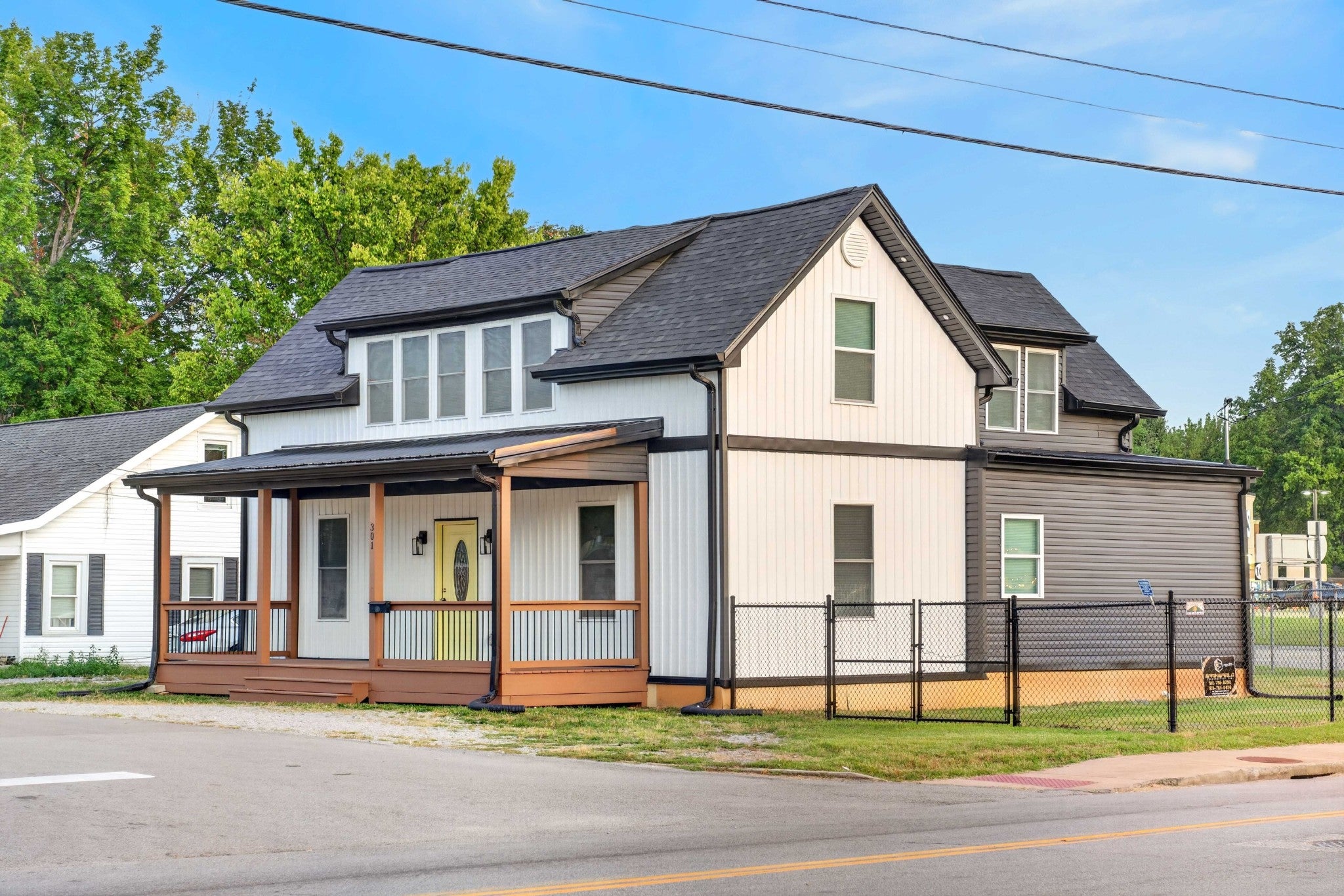 301 S Main St