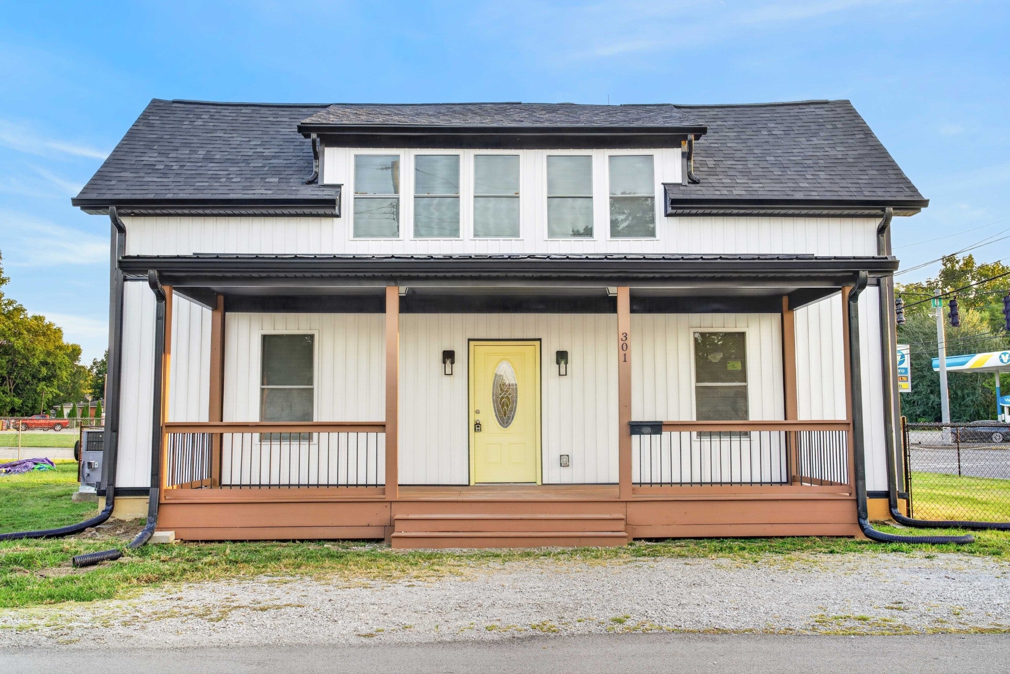 301 S Main St