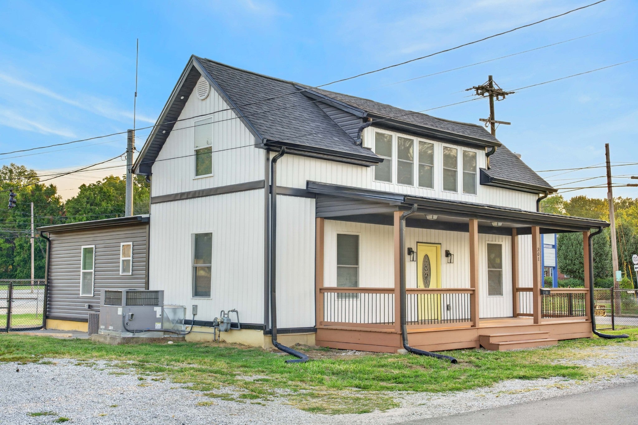 301 S Main St