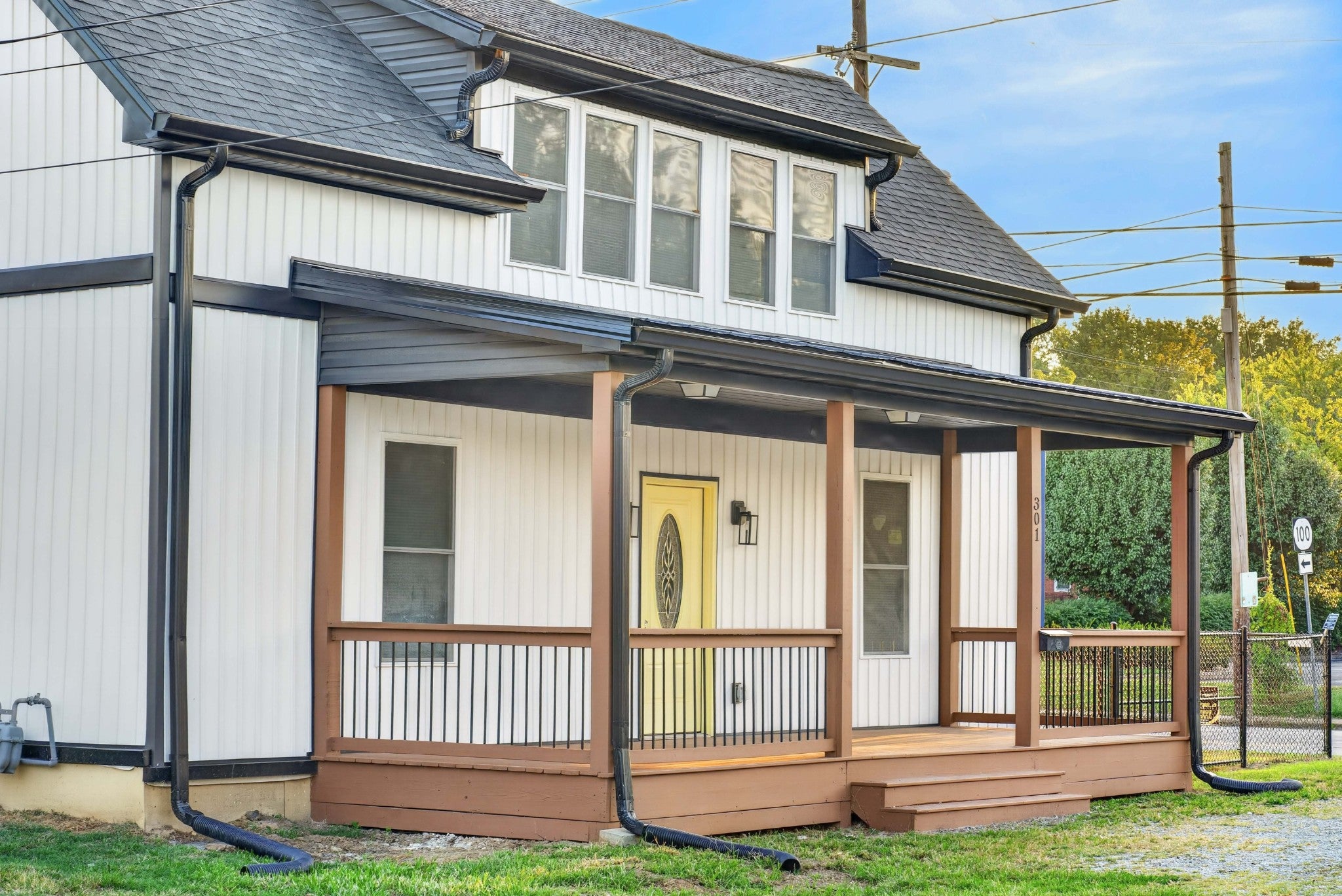 301 S Main St