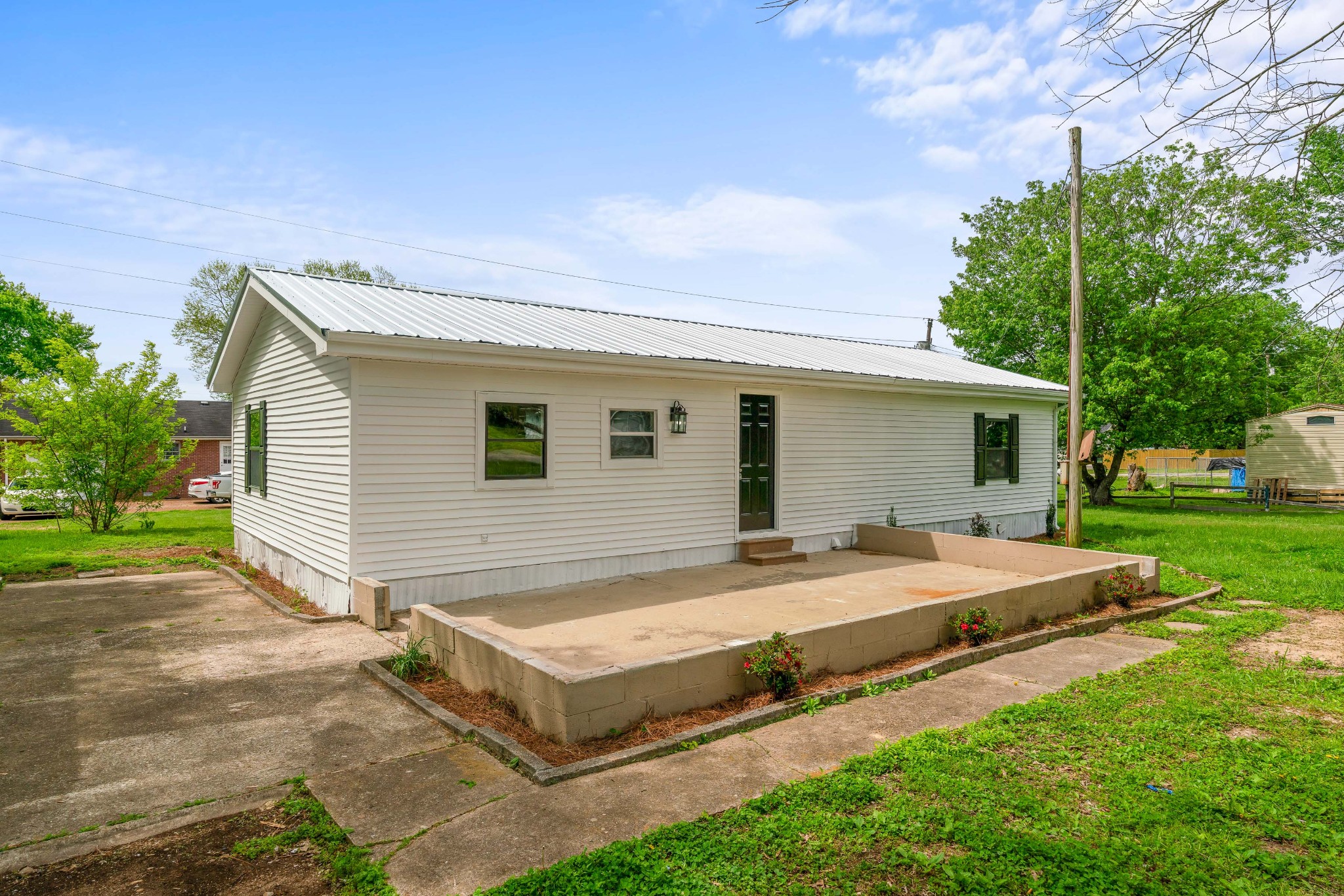 View Hartsville, TN 37074 mobile home