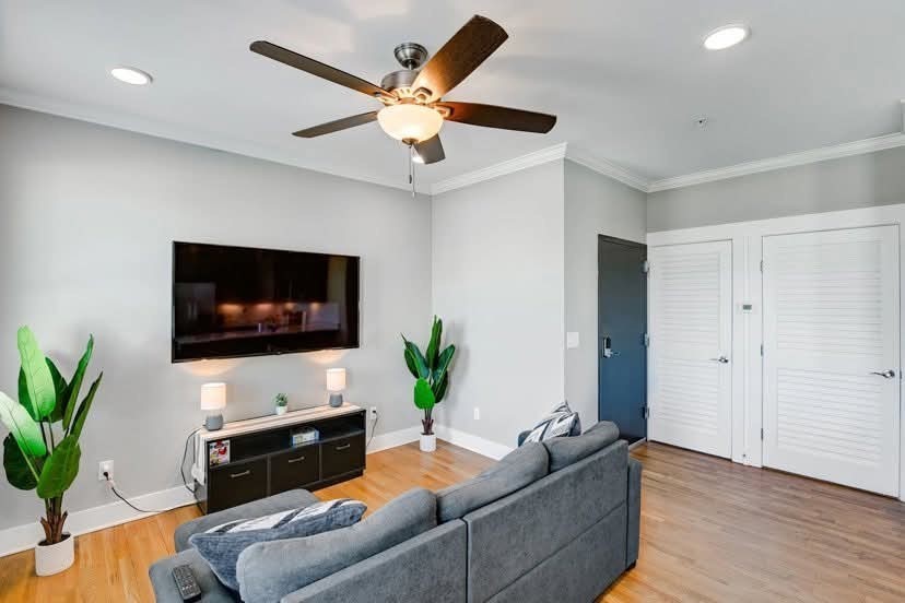 4405 Kentucky Ave 302