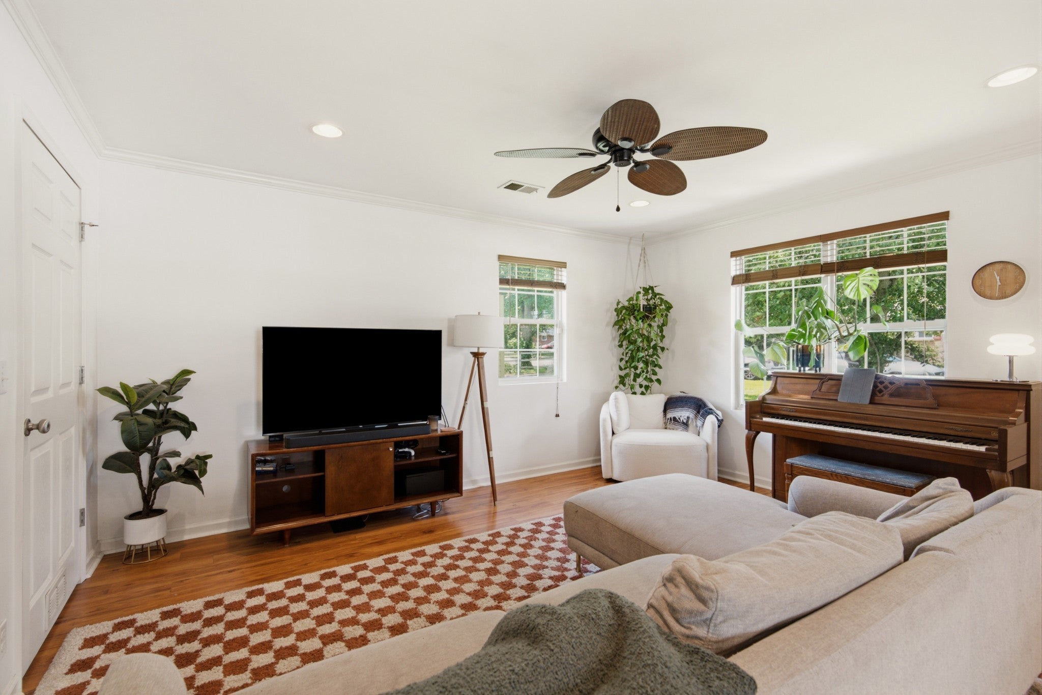 208 East Ave