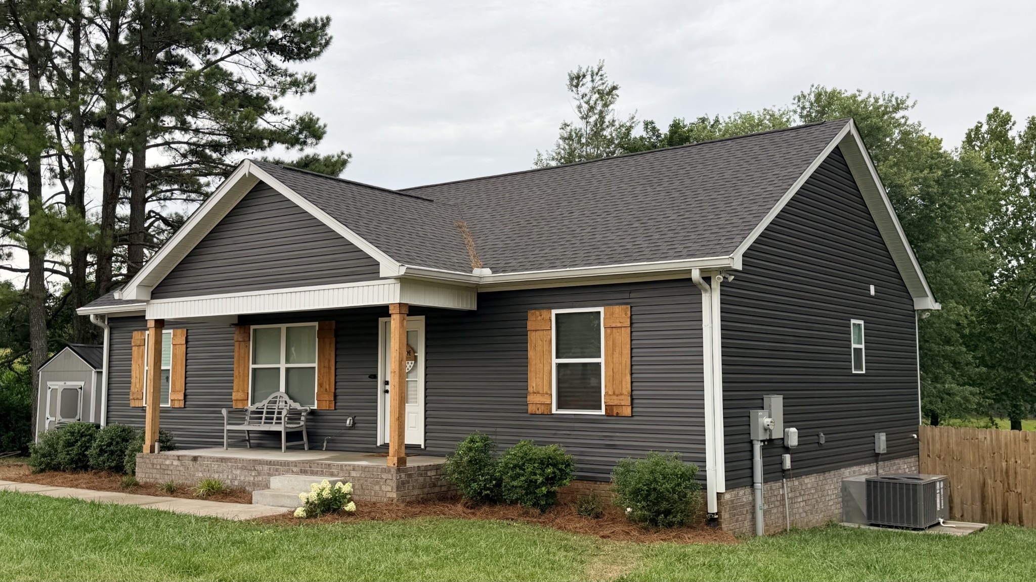 121 Oak Hill Dr - Photo 2