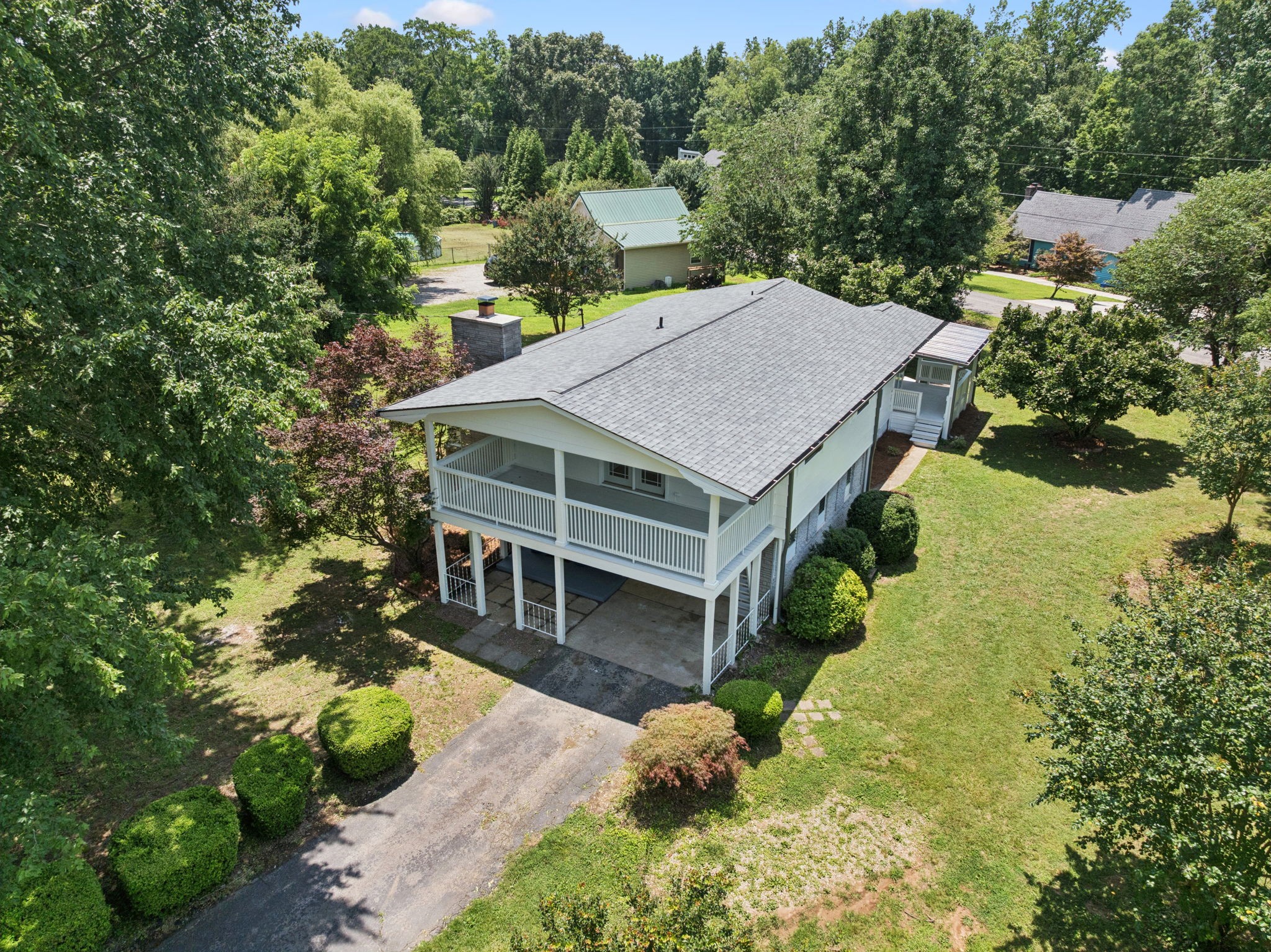 703 Flower Lane Dr