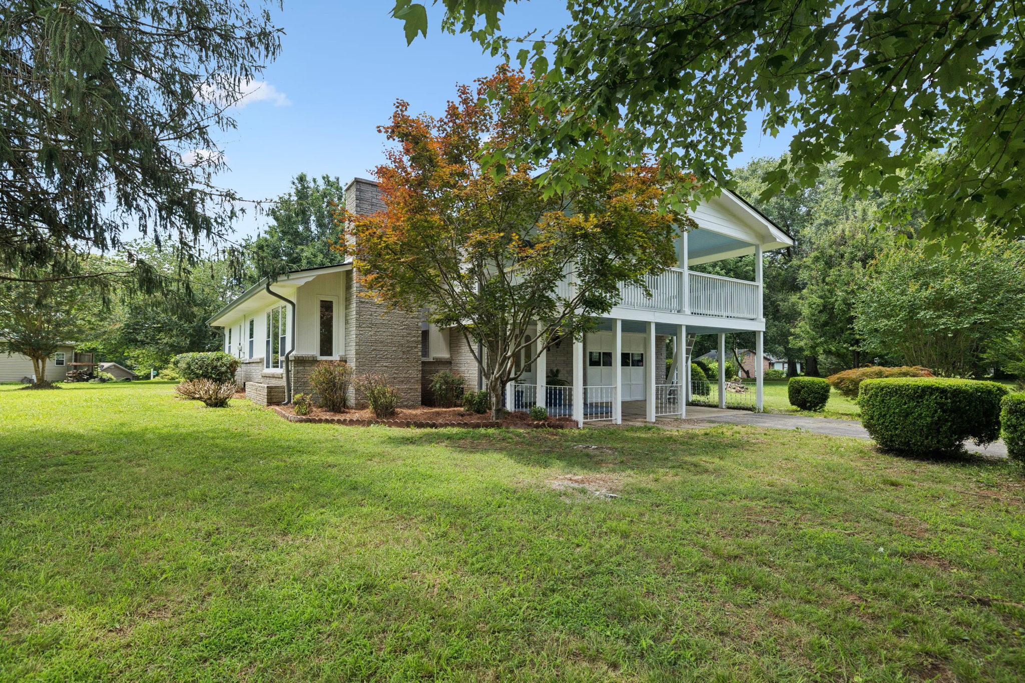 703 Flower Lane Dr