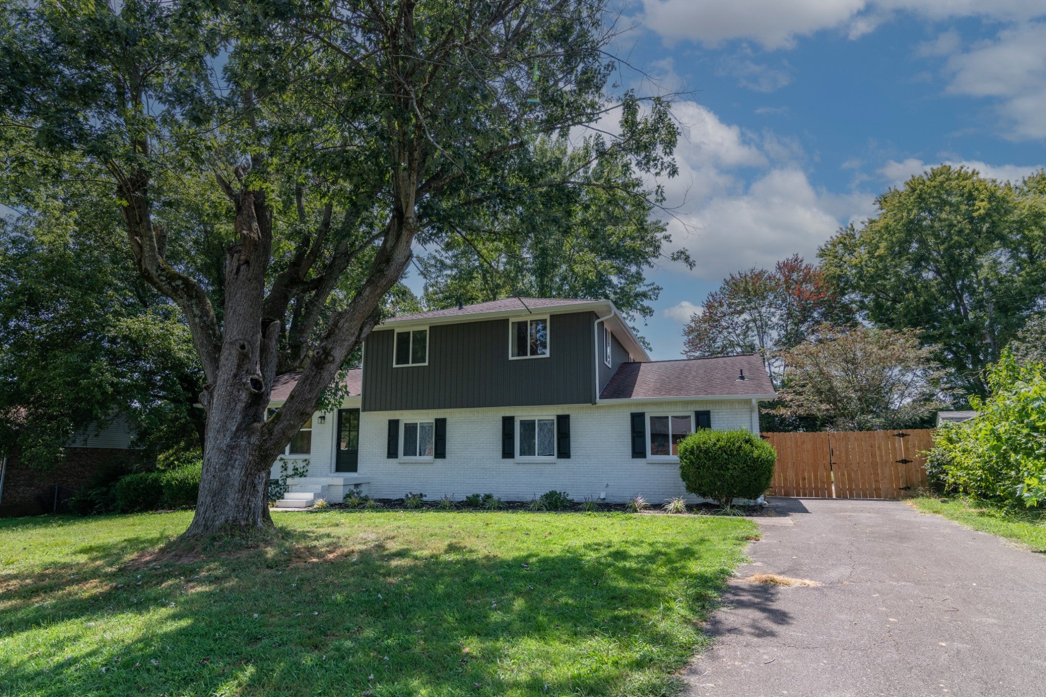 2711 E Copeland Ct
