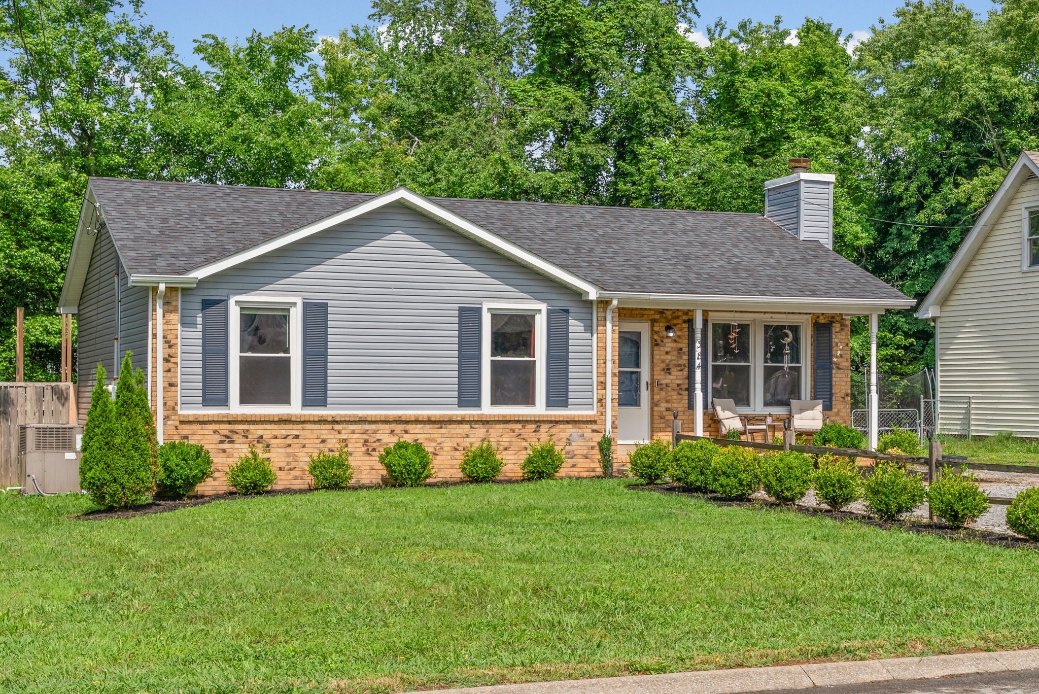 384 Roselawn Dr