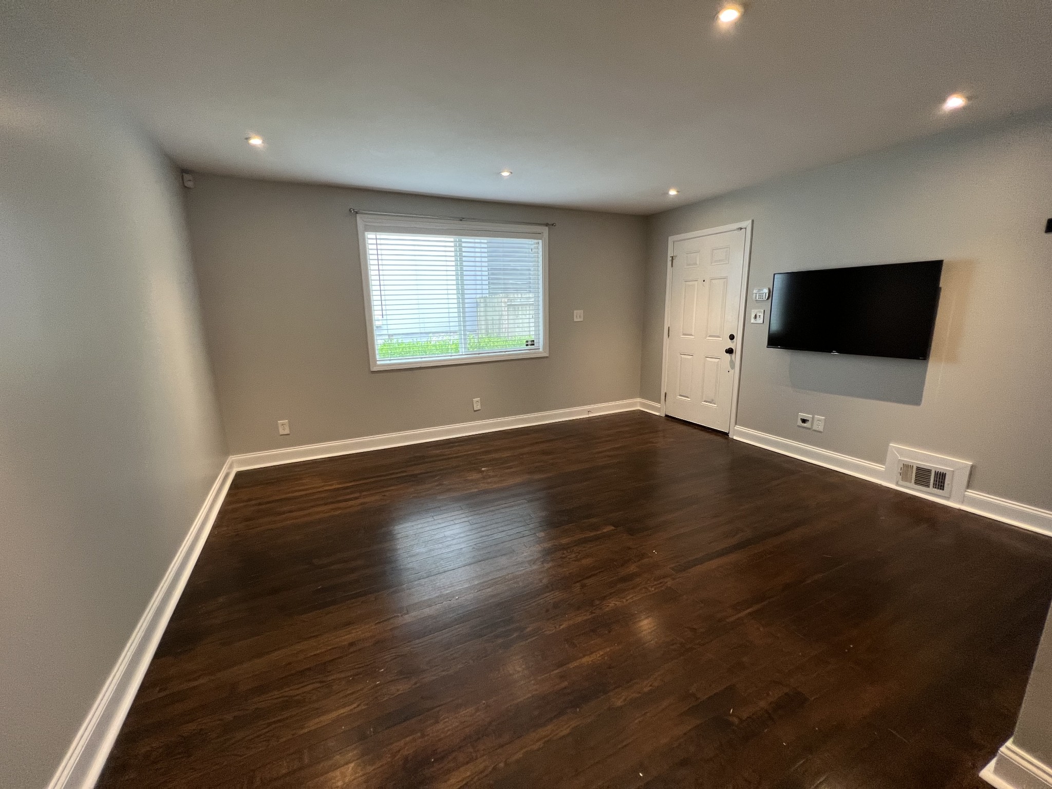 1114 Straightway Ave B