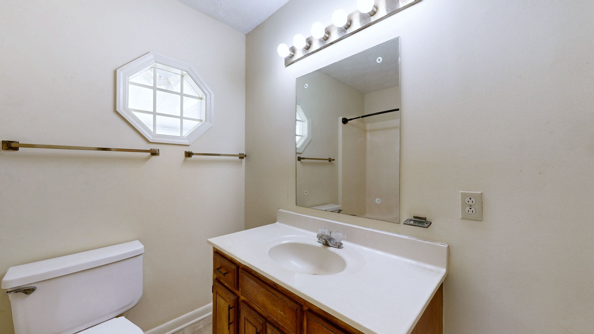 1819 Battleground Dr