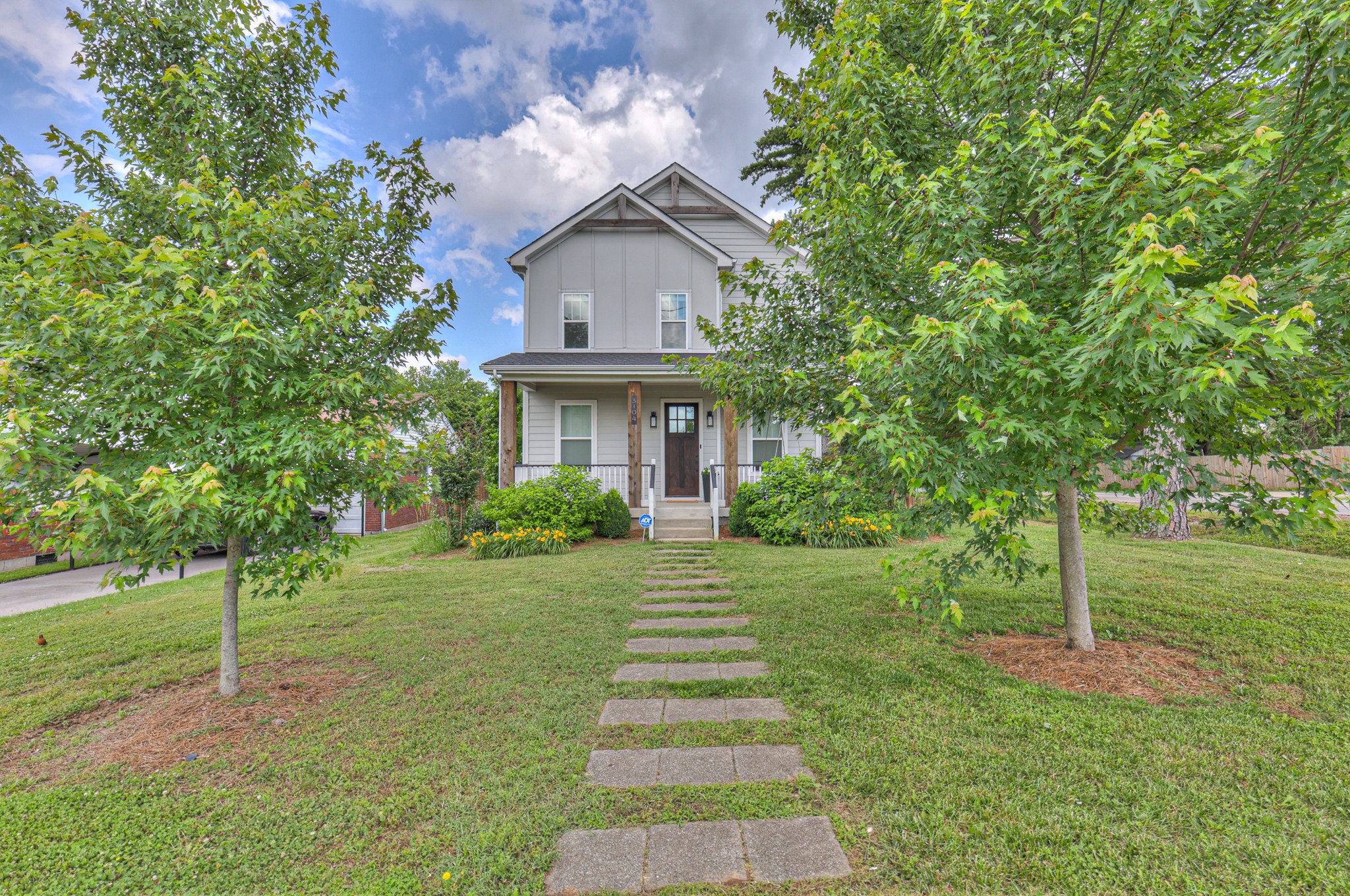 3104 Southlake Dr