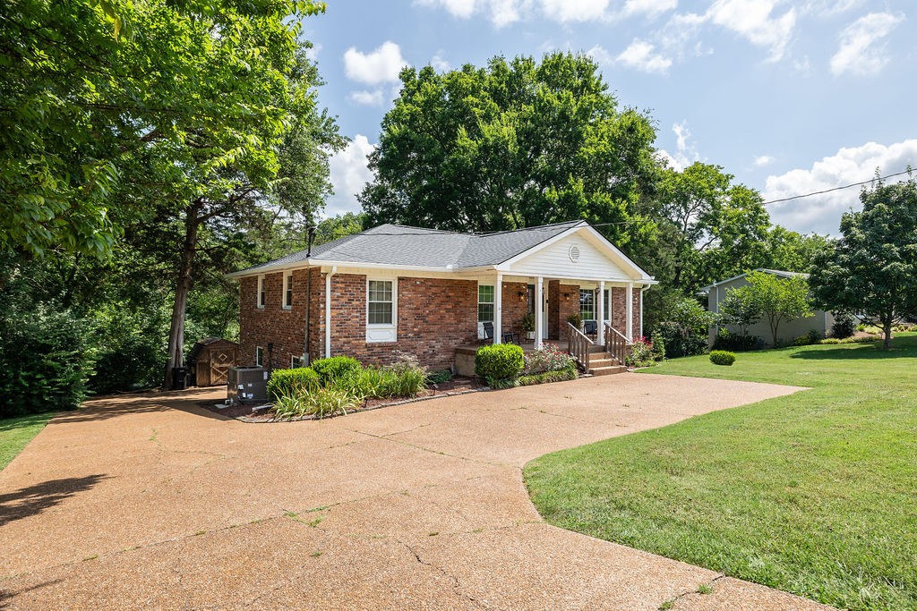 1164 Brookside Dr