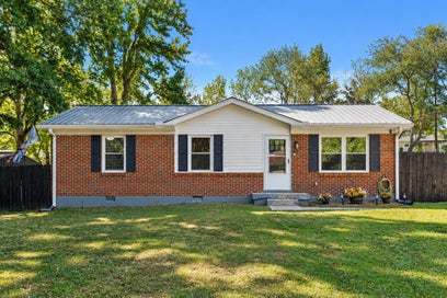 103 Mae Cir Dickson TN 37055