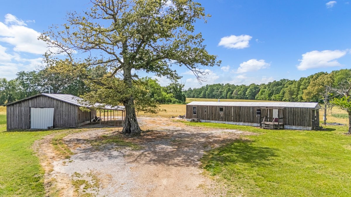 3249 Fredonia Rd