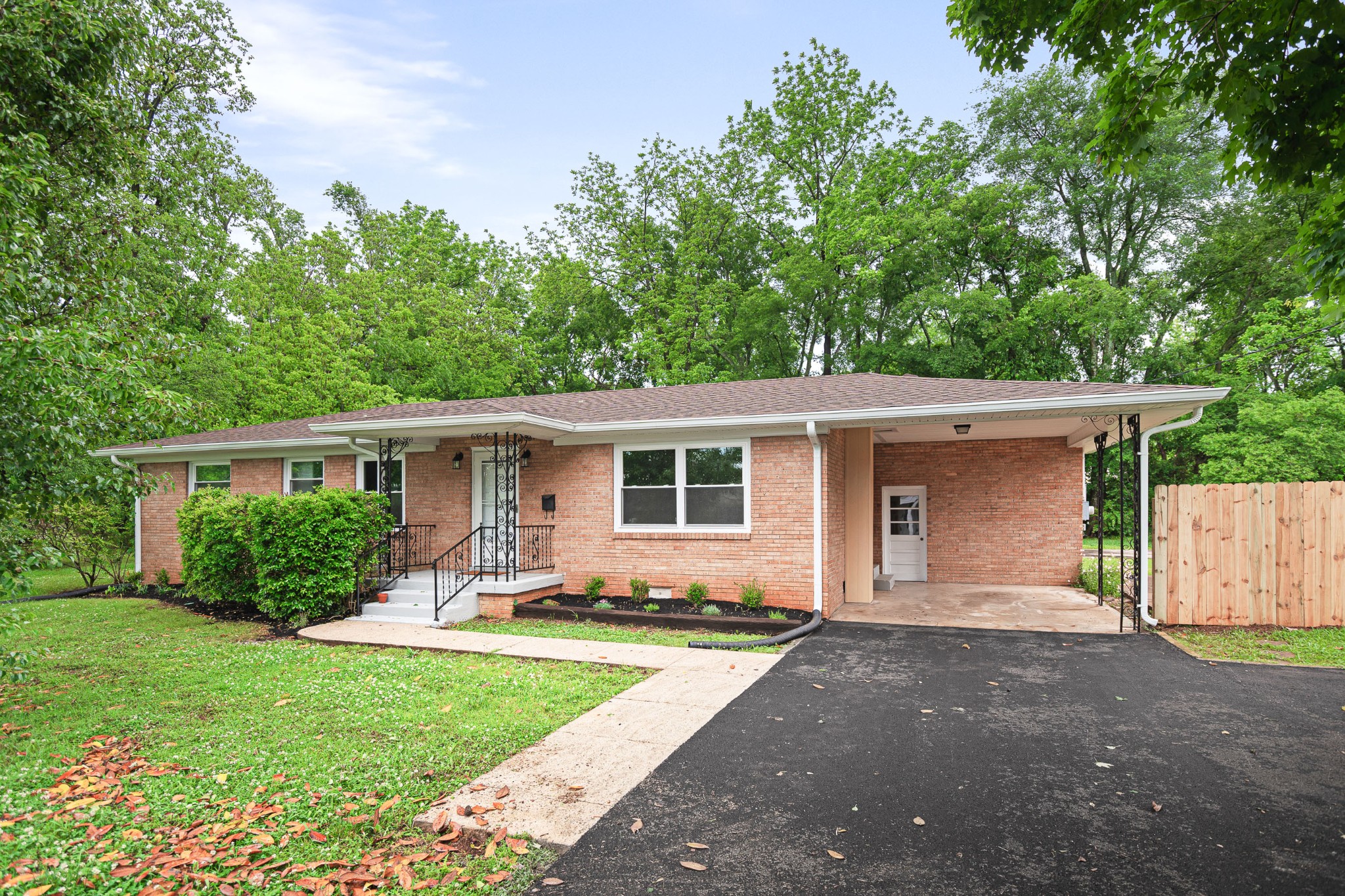 101 Arnold Ln