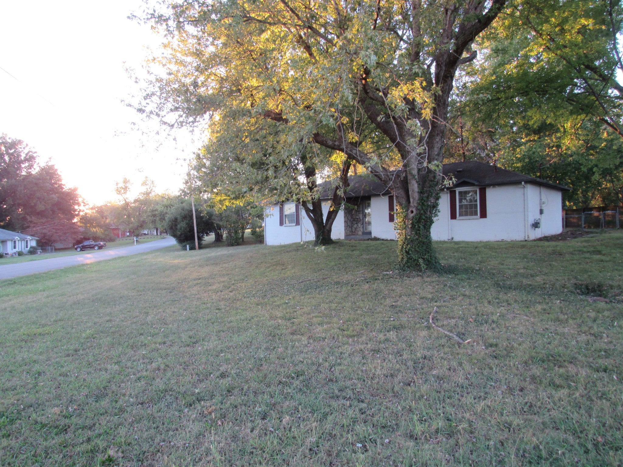 409 Pioneer Dr