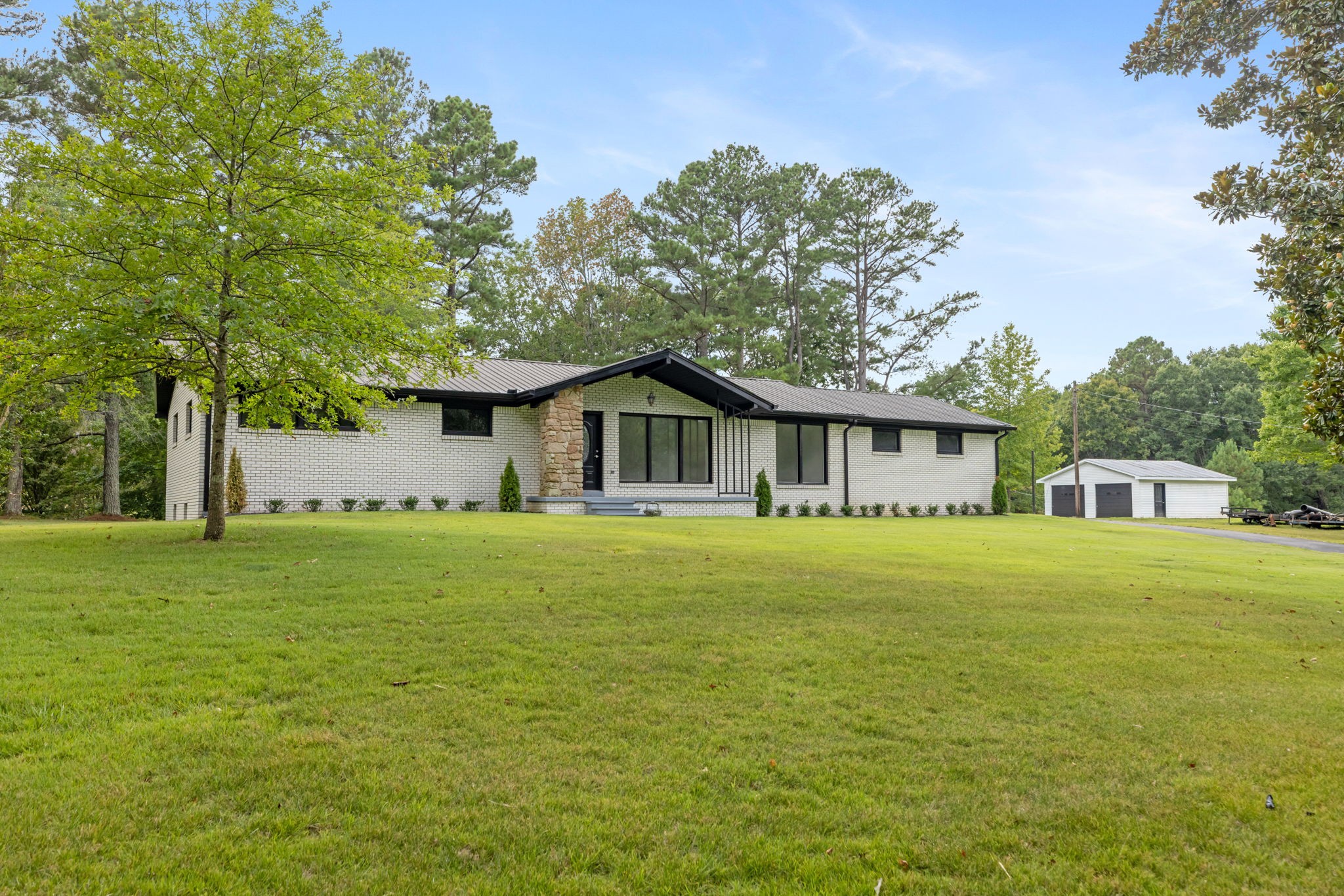 2809 Country Club Dr