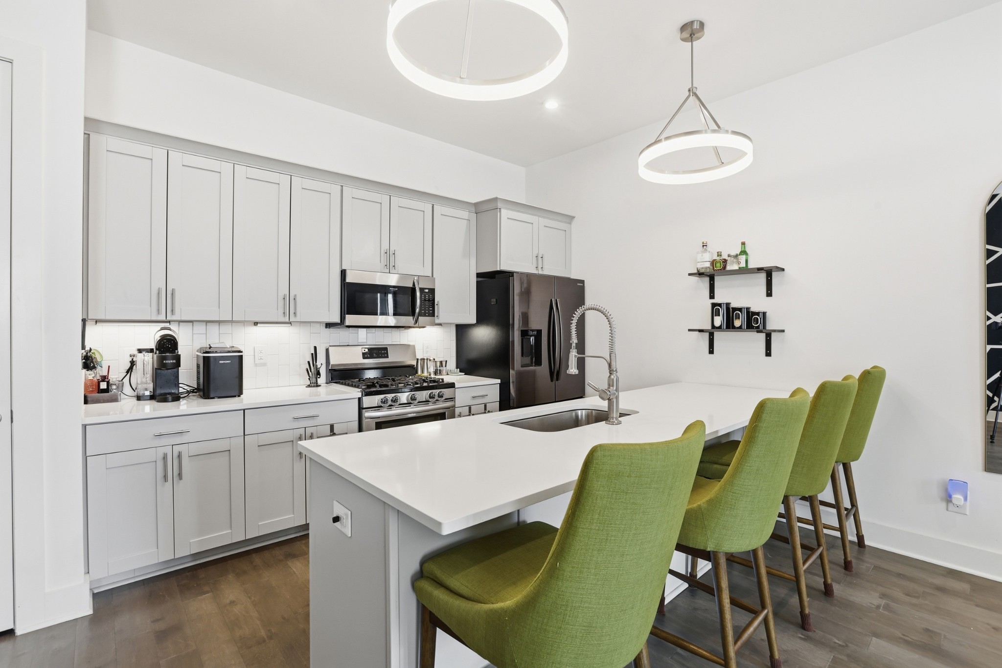 700 James Ave 15