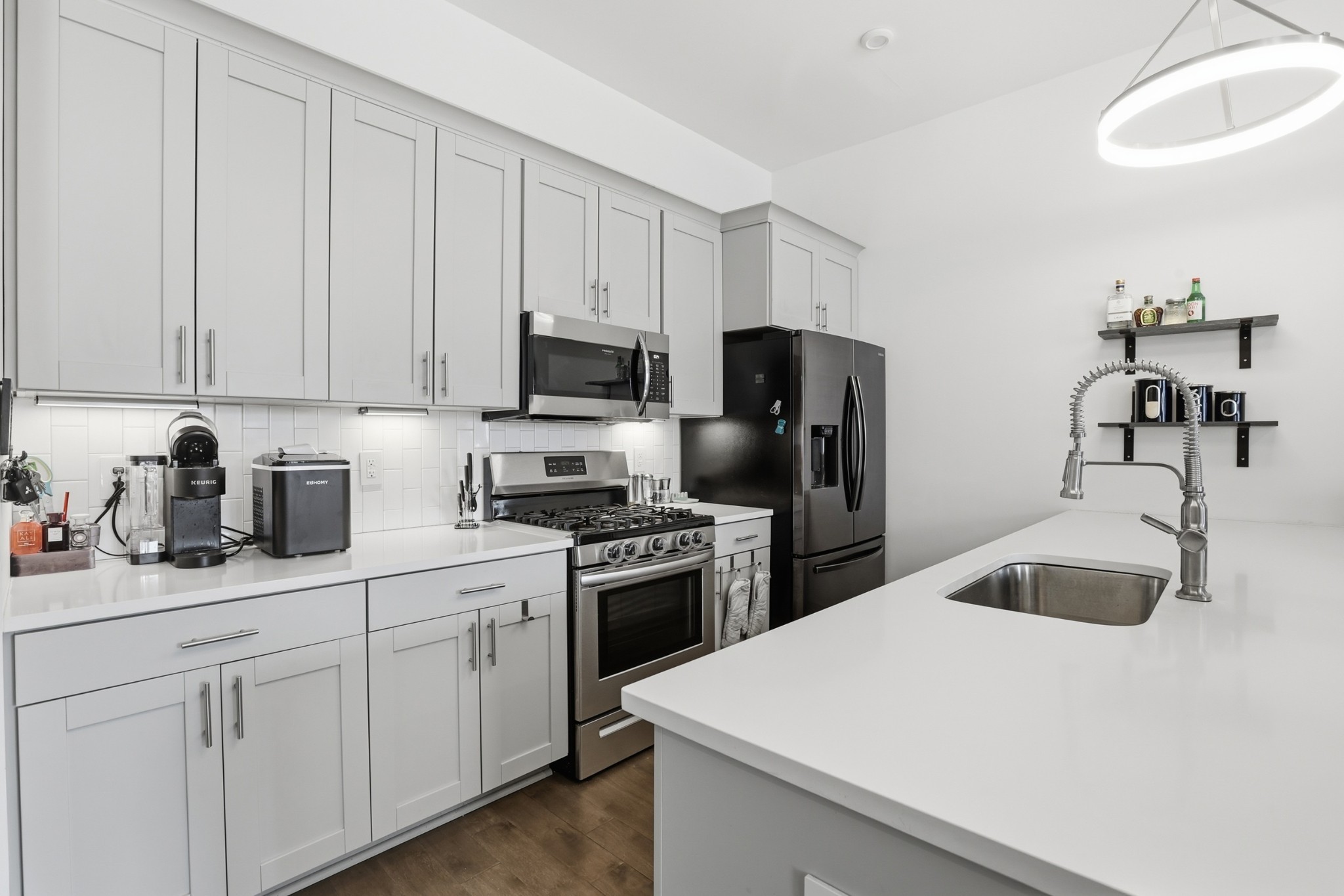 700 James Ave 15