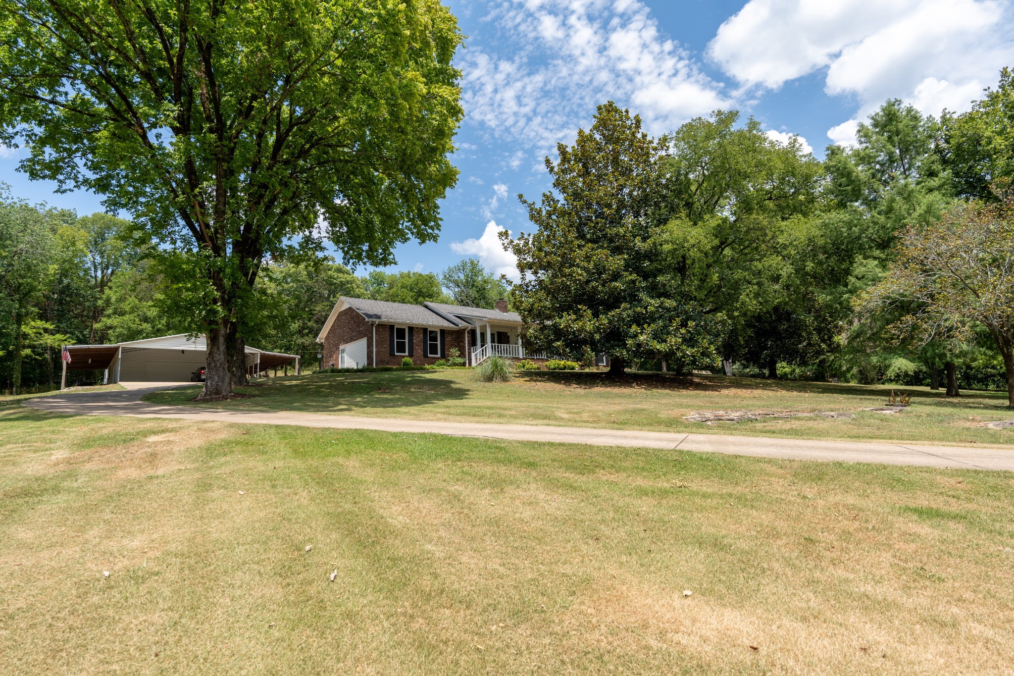 775 Owl Hollow Rd