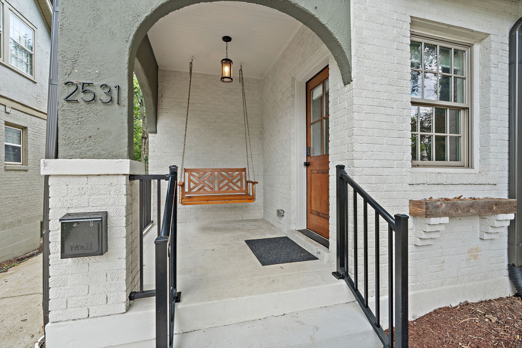 2531 Ashwood Ave